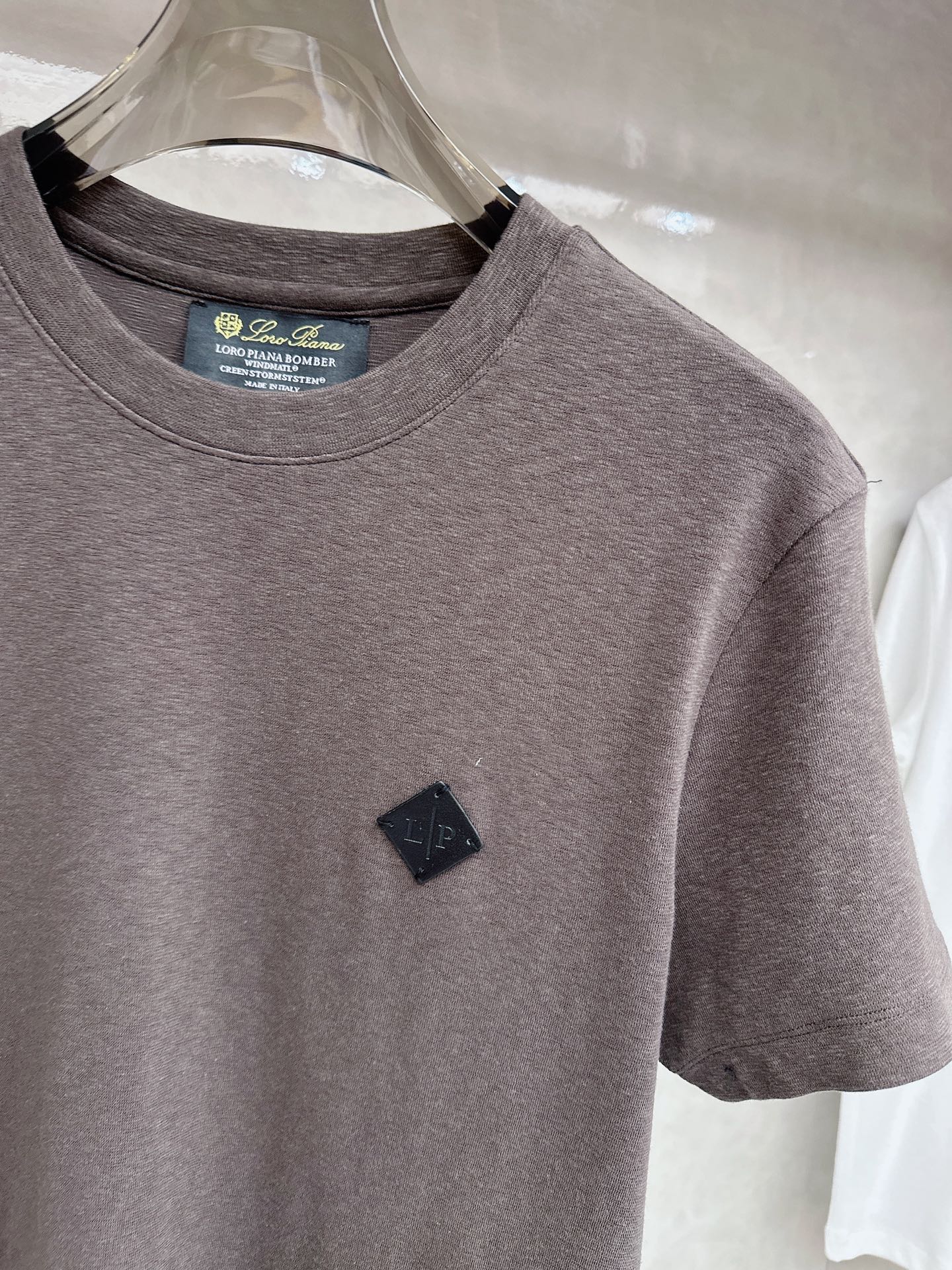 Loro piana 新款针织衫，松弛老钱，让绅士感在针织里自然流露透气针织面料告别束缚感，肌理织纹垂坠