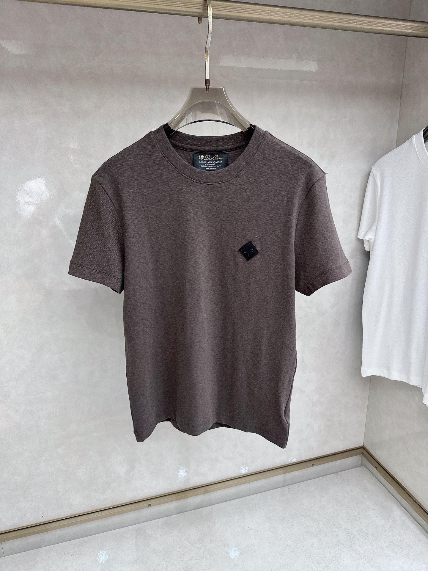 Loro piana 新款针织衫，松弛老钱，让绅士感在针织里自然流露透气针织面料告别束缚感，肌理织纹垂坠