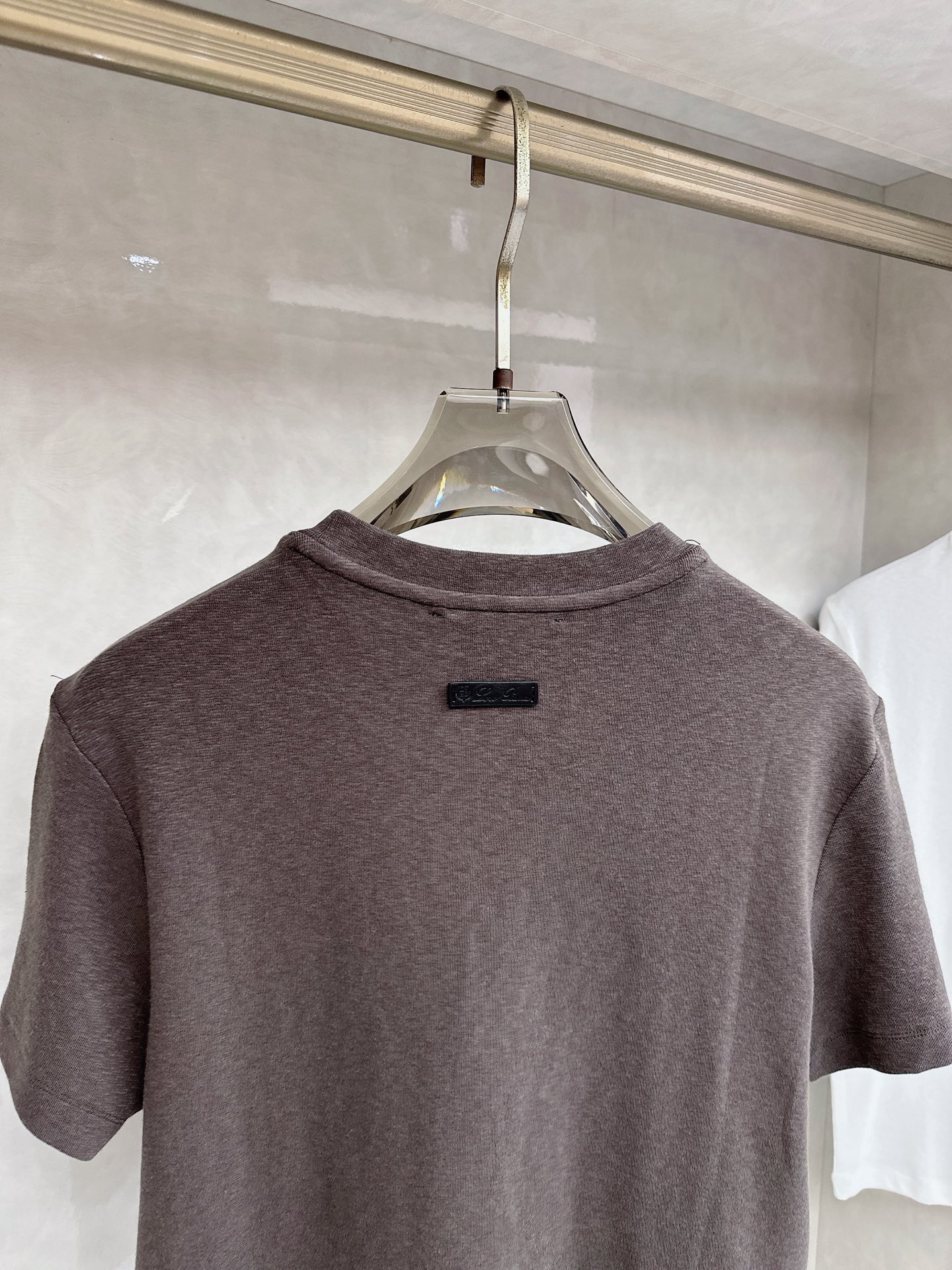 Loro piana 新款针织衫，松弛老钱，让绅士感在针织里自然流露透气针织面料告别束缚感，肌理织纹垂坠