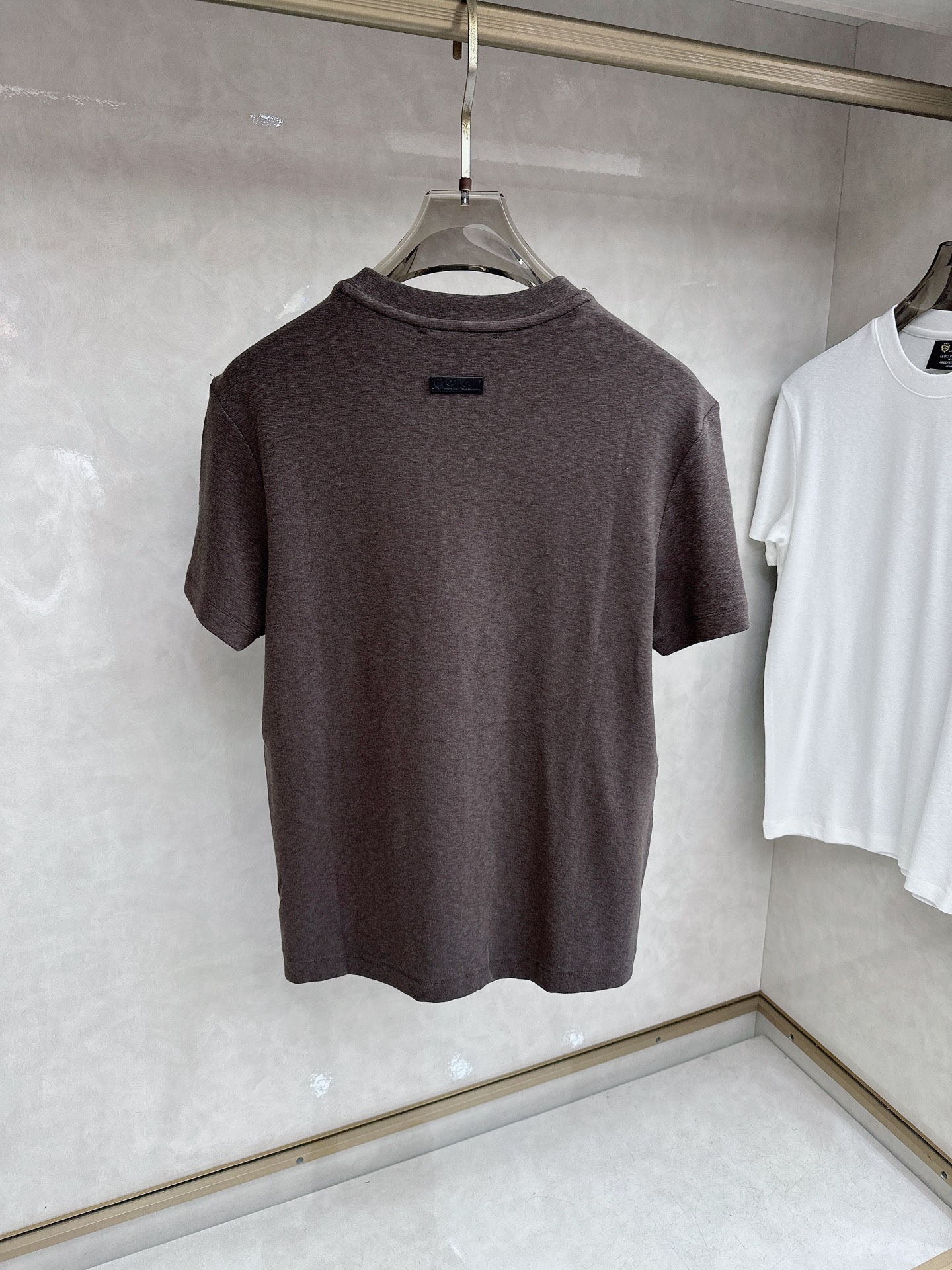 Loro piana 新款针织衫，松弛老钱，让绅士感在针织里自然流露透气针织面料告别束缚感，肌理织纹垂坠