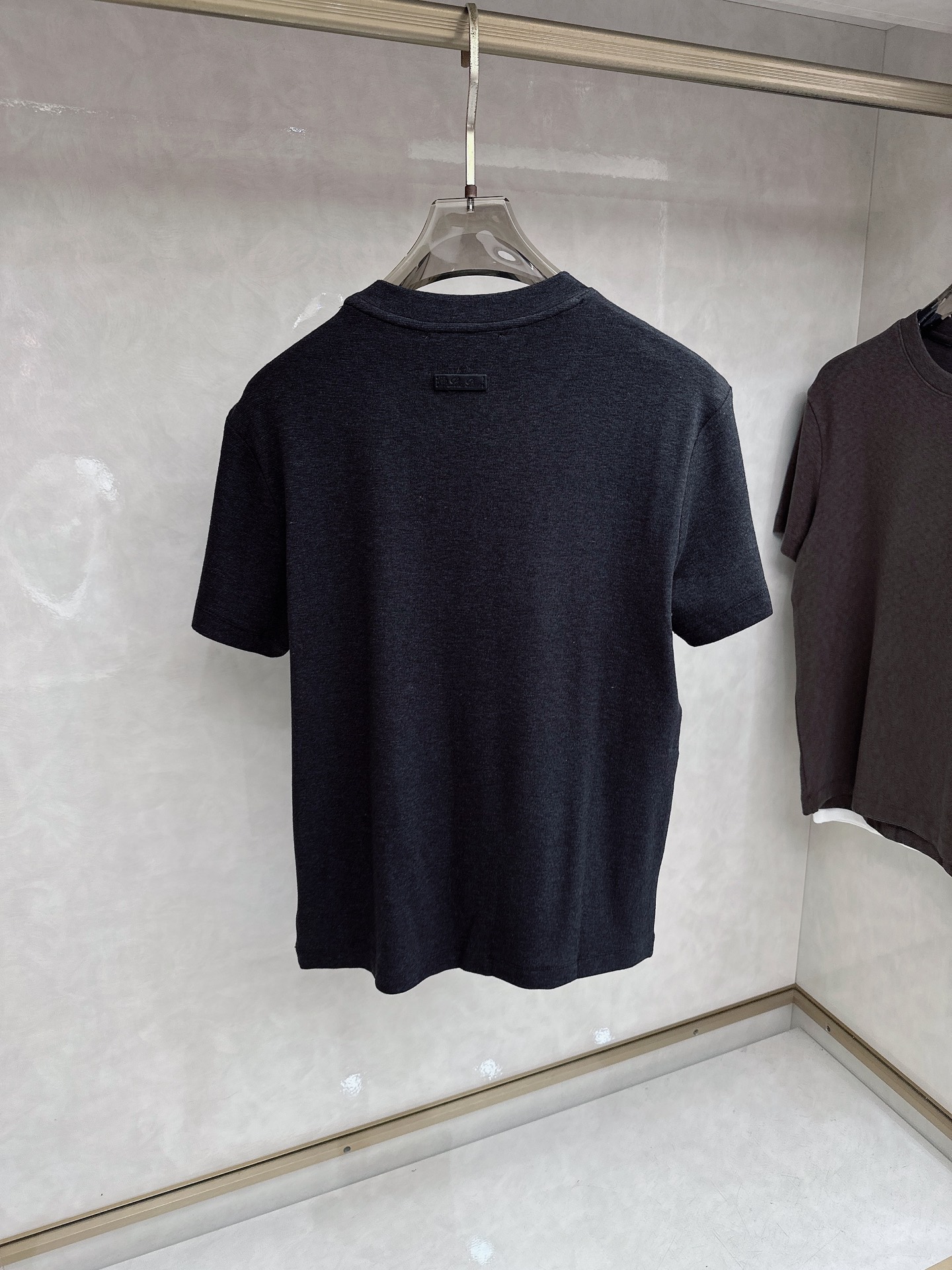 Loro piana 新款针织衫，松弛老钱，让绅士感在针织里自然流露透气针织面料告别束缚感，肌理织纹垂坠