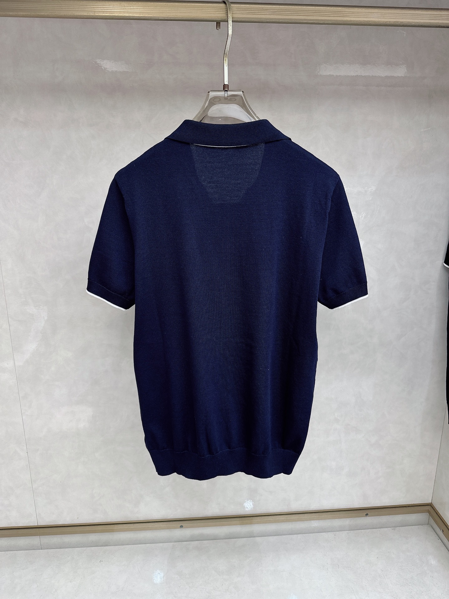 普拉达 2026新款针织衫，松弛老钱，让绅士感在针织里自然流露透气针织面料告别束缚感，肌理织纹垂坠有型，