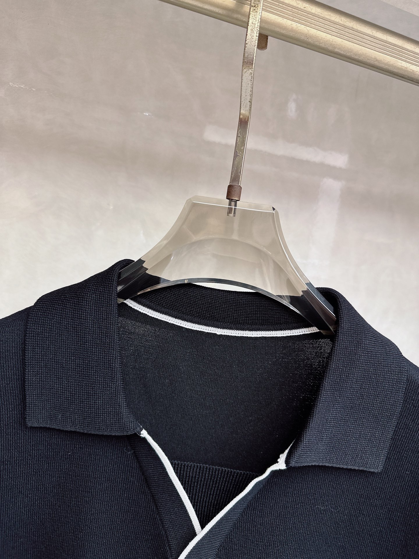 普拉达 2026新款针织衫，松弛老钱，让绅士感在针织里自然流露透气针织面料告别束缚感，肌理织纹垂坠有型，