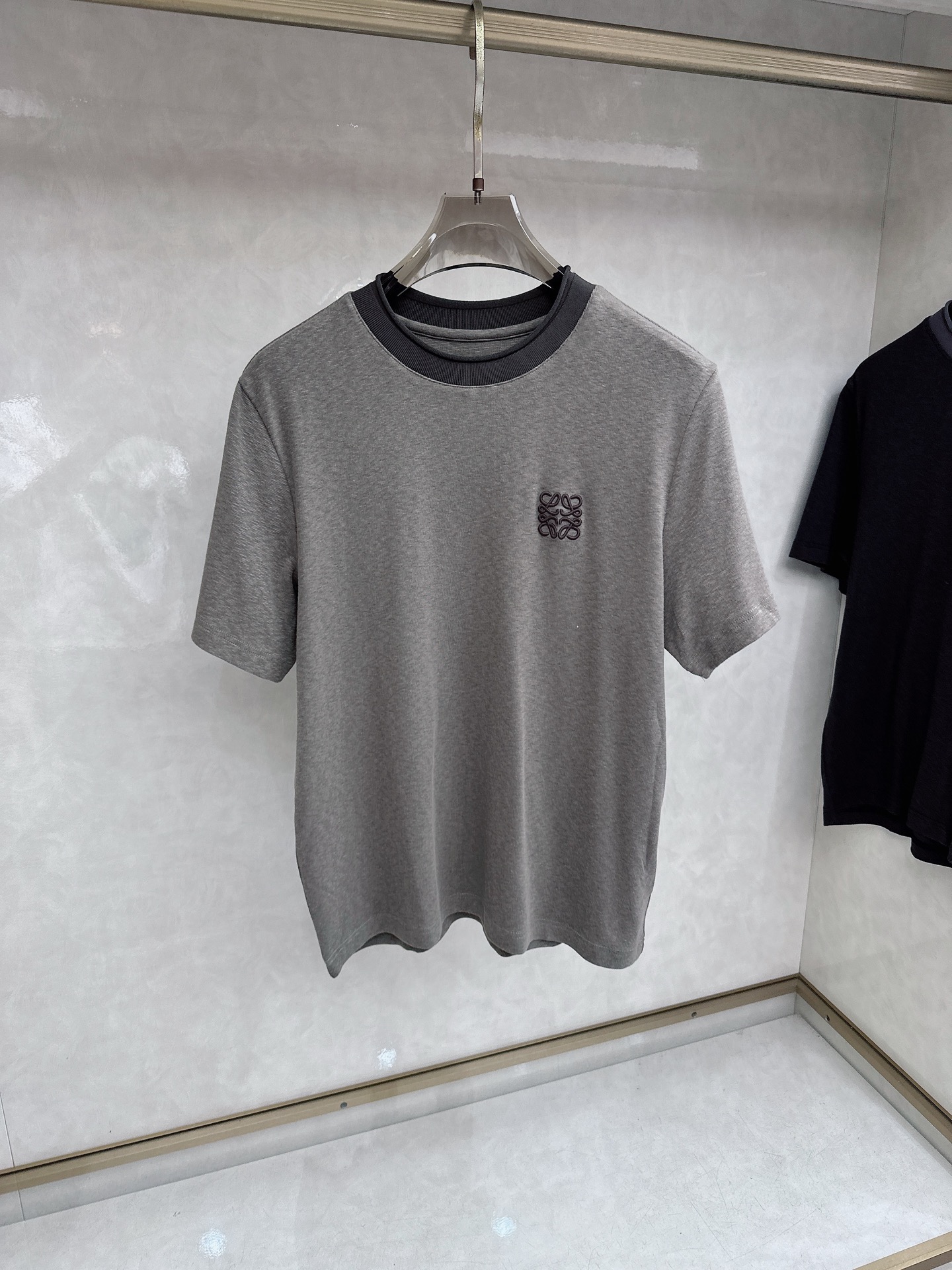 Loew罗意威 2026新款针织衫，松弛老钱，让绅士感在针织里自然流露透气针织面料告别束缚感，肌理织纹垂