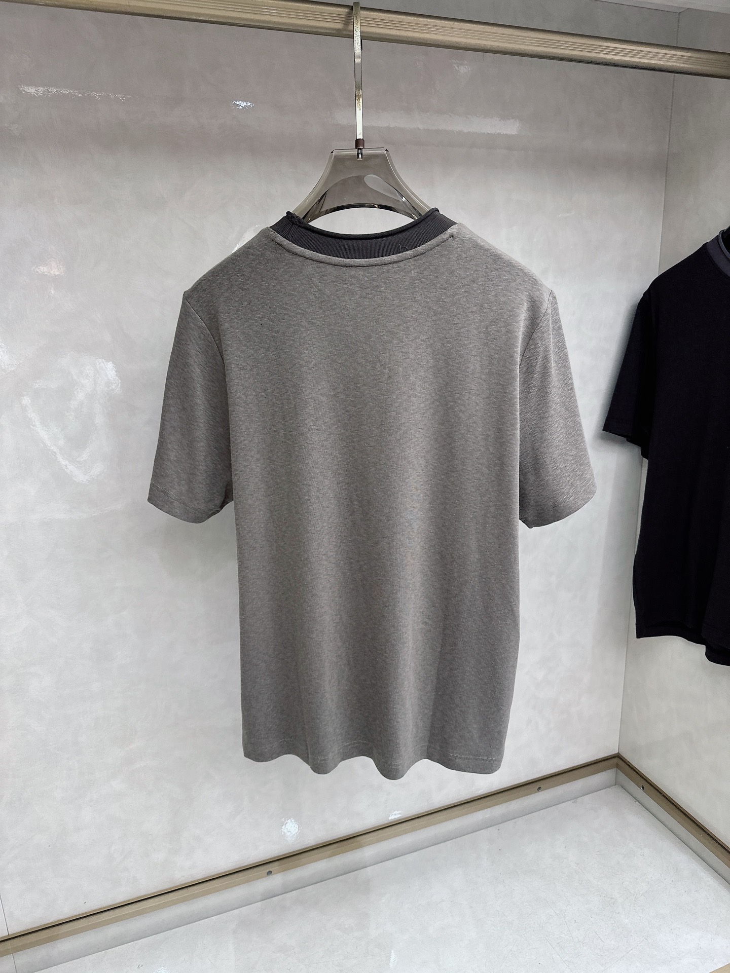 Loew罗意威 2026新款针织衫，松弛老钱，让绅士感在针织里自然流露透气针织面料告别束缚感，肌理织纹垂