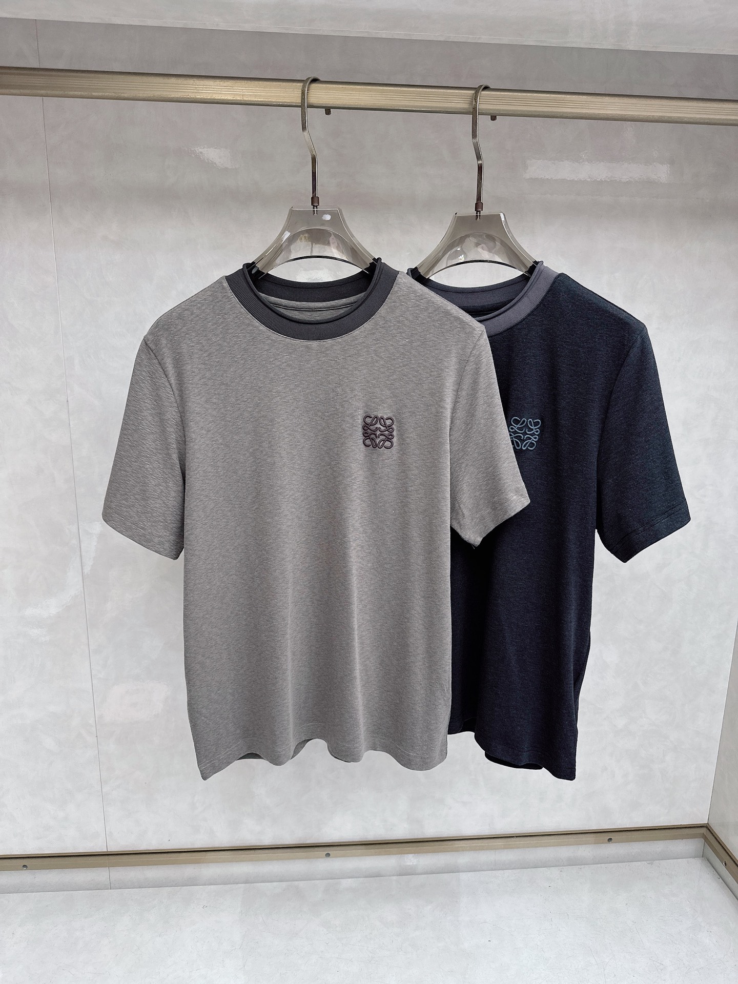 Loew罗意威 2026新款针织衫，松弛老钱，让绅士感在针织里自然流露透气针织面料告别束缚感，肌理织纹垂