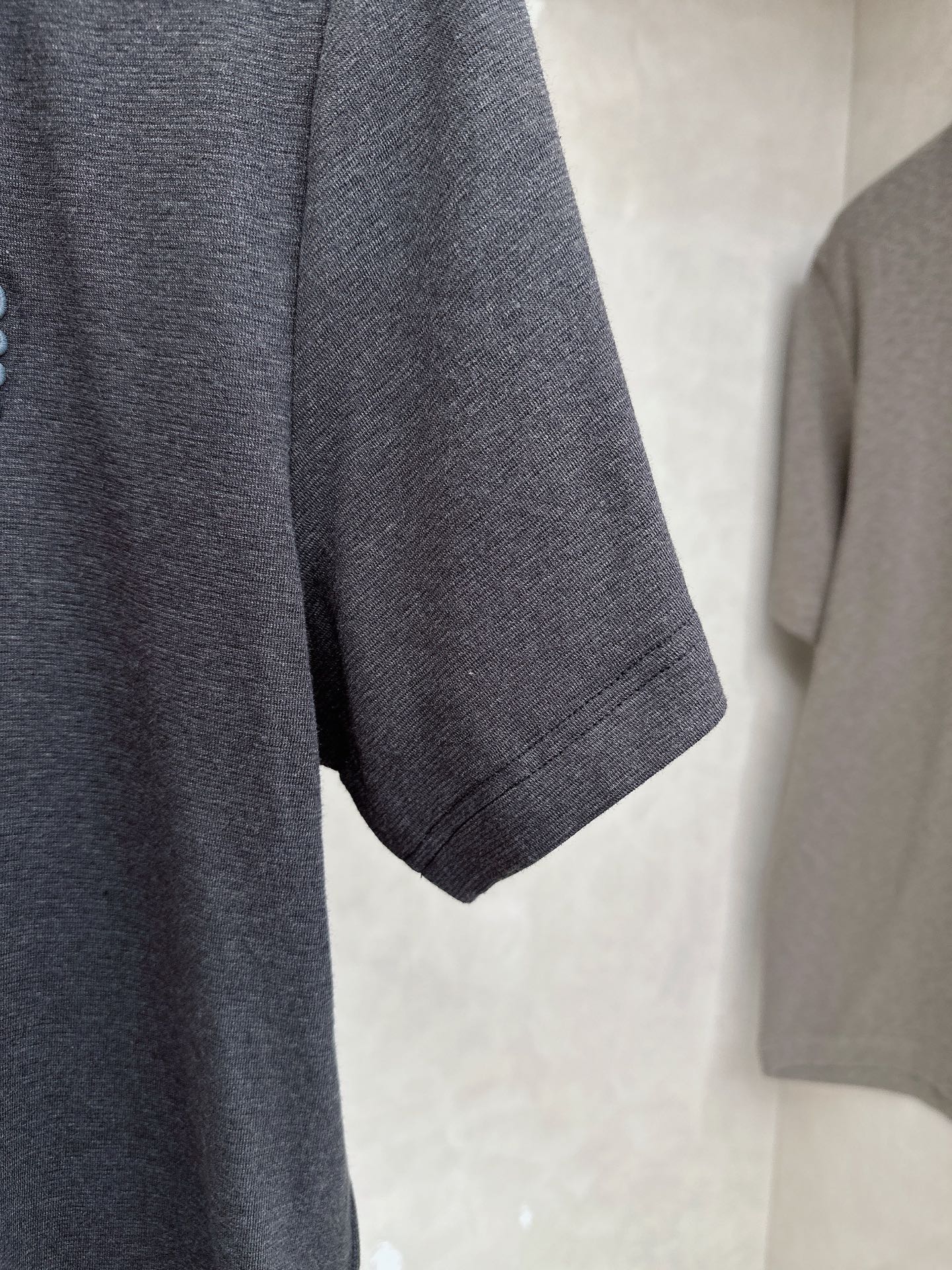 Loew罗意威 2026新款针织衫，松弛老钱，让绅士感在针织里自然流露透气针织面料告别束缚感，肌理织纹垂