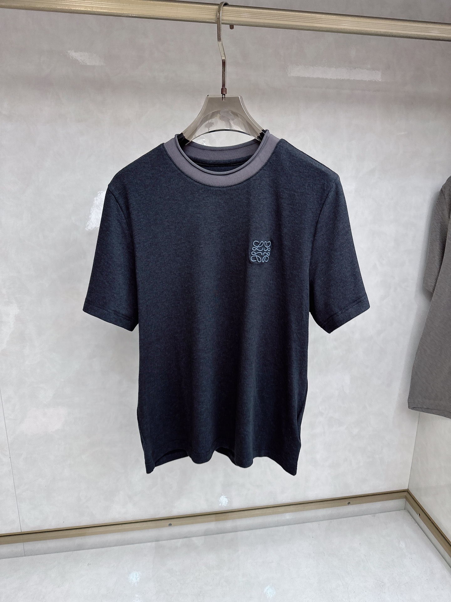 Loew罗意威 2026新款针织衫，松弛老钱，让绅士感在针织里自然流露透气针织面料告别束缚感，肌理织纹垂