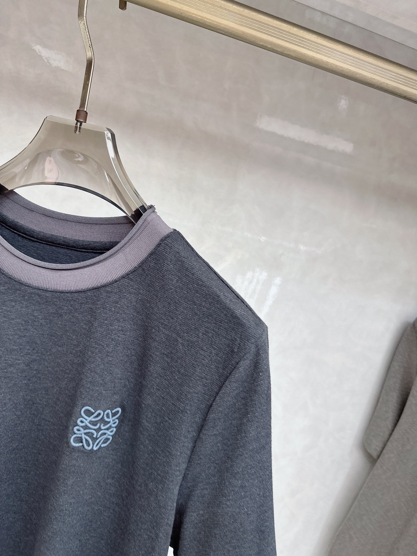 Loew罗意威 2026新款针织衫，松弛老钱，让绅士感在针织里自然流露透气针织面料告别束缚感，肌理织纹垂