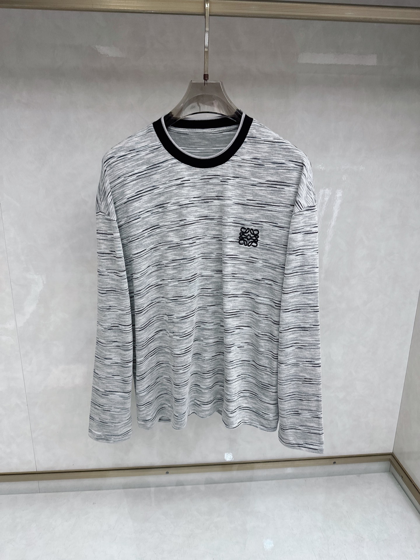 罗意威 2026新款天丝防嗮长袖，松弛老钱，让绅士感在针织里自然流露透气针织面料告别束缚感，肌理织纹垂坠