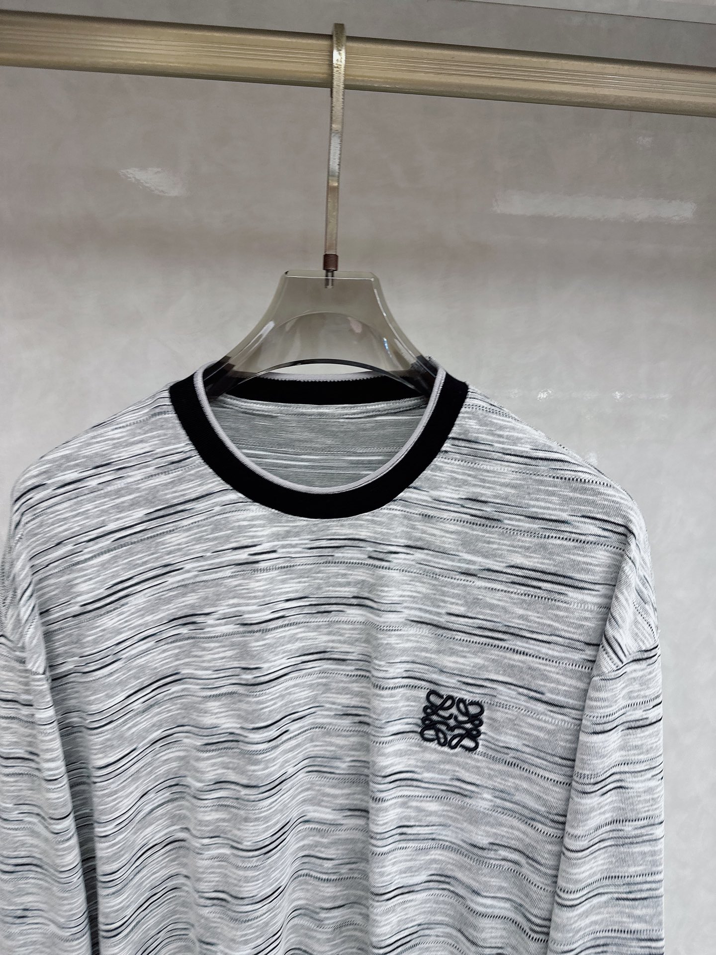 罗意威 2026新款天丝防嗮长袖，松弛老钱，让绅士感在针织里自然流露透气针织面料告别束缚感，肌理织纹垂坠