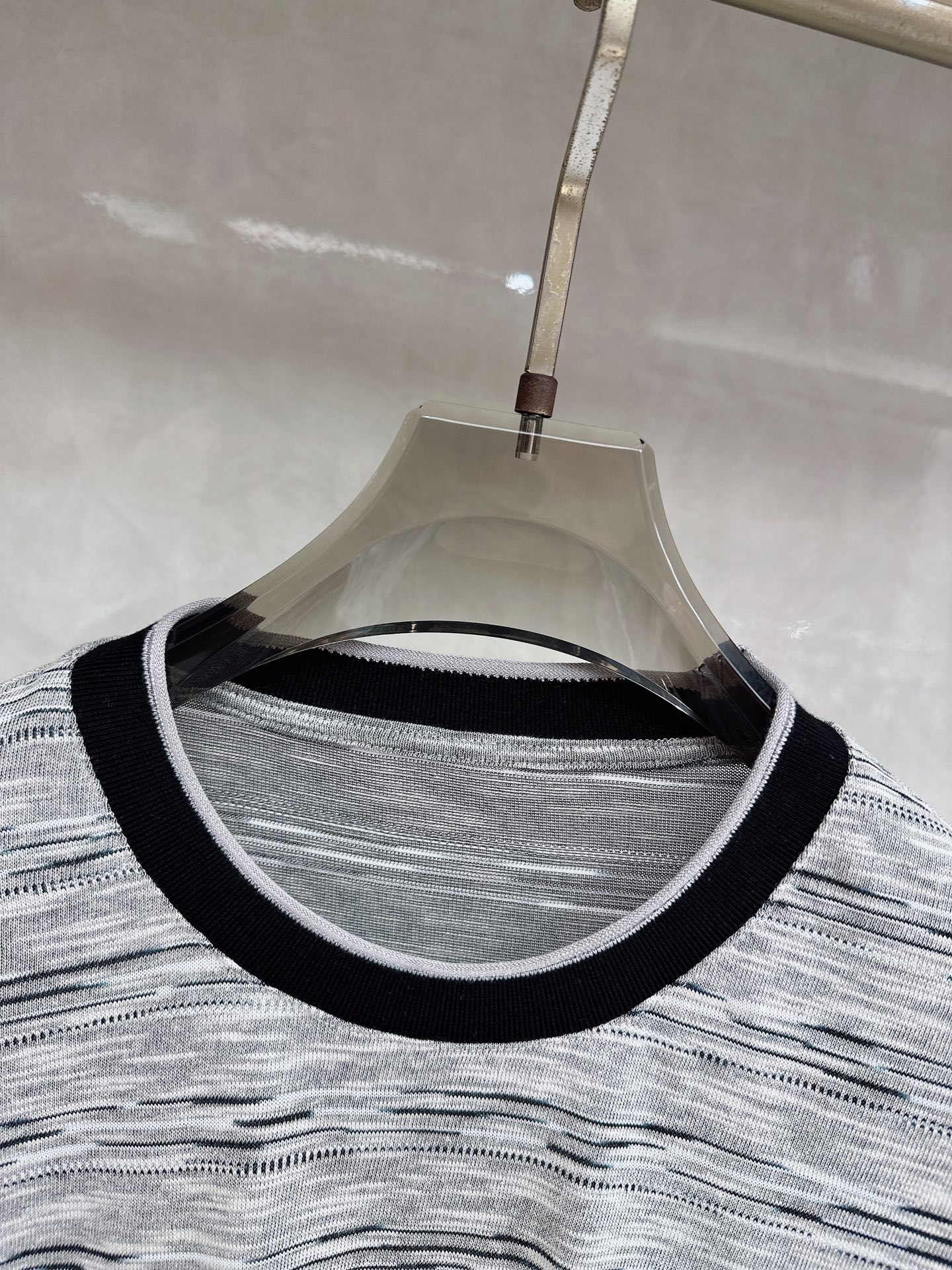 罗意威 2026新款天丝防嗮长袖，松弛老钱，让绅士感在针织里自然流露透气针织面料告别束缚感，肌理织纹垂坠