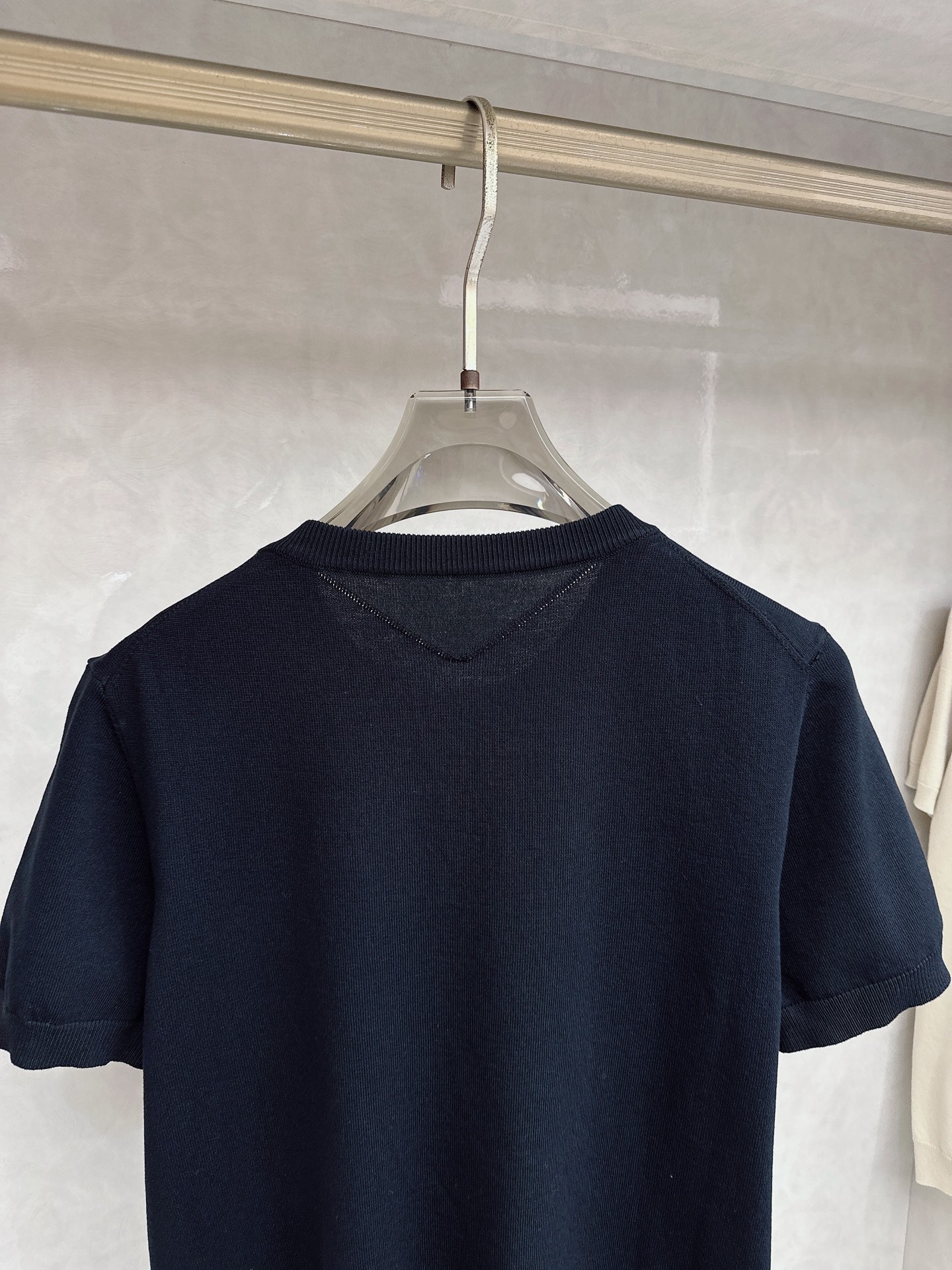 Loewe 罗意威 2026新款针织衫，松弛老钱，让绅士感在针织里自然流露透气针织面料告别束缚感，肌理织