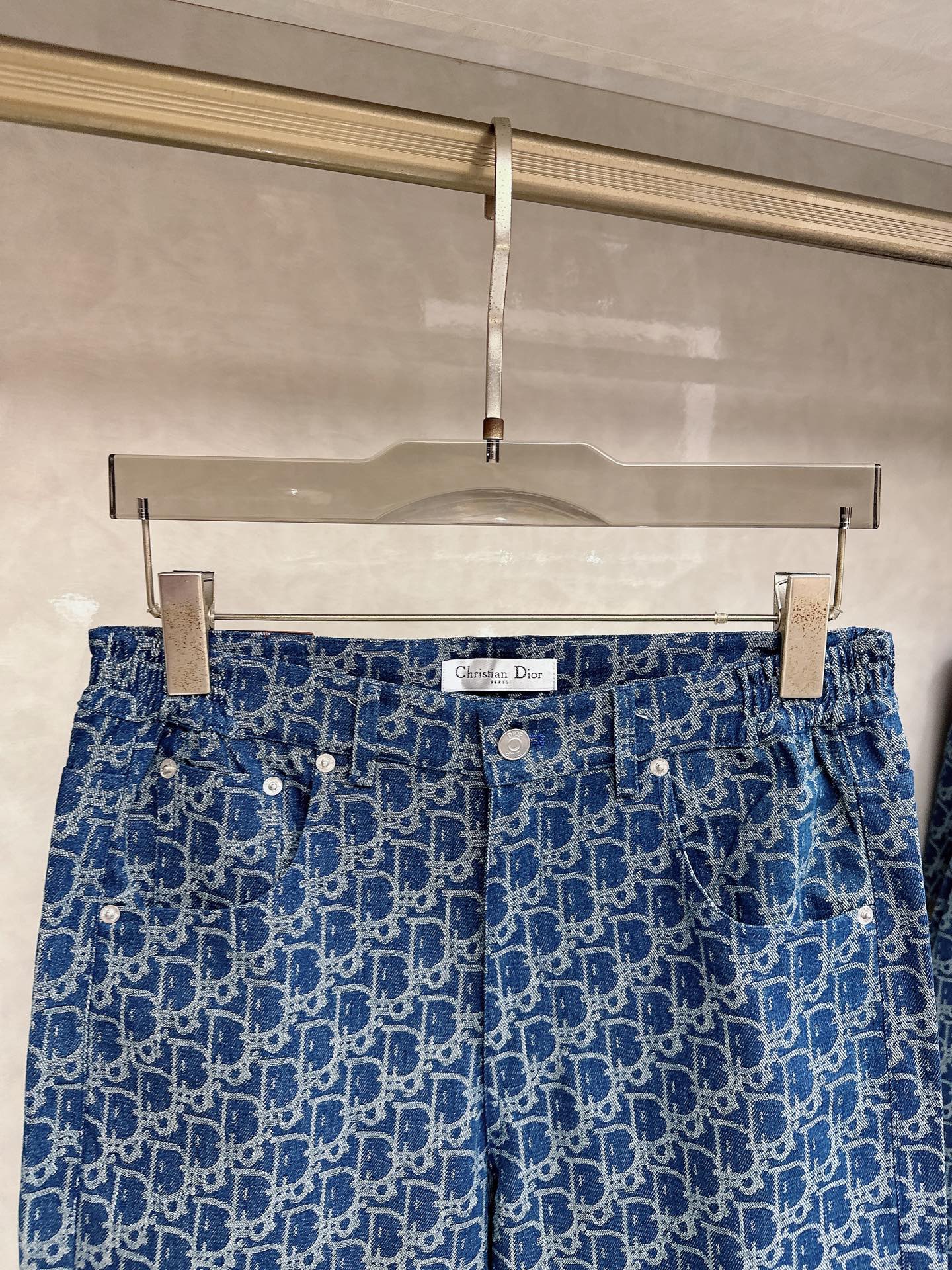 迪奥 2026夏季新款 休闲 西装短袖 短裤套装，高端版本！定制面料 ， 透气舒适度高，细节无可挑剔，品