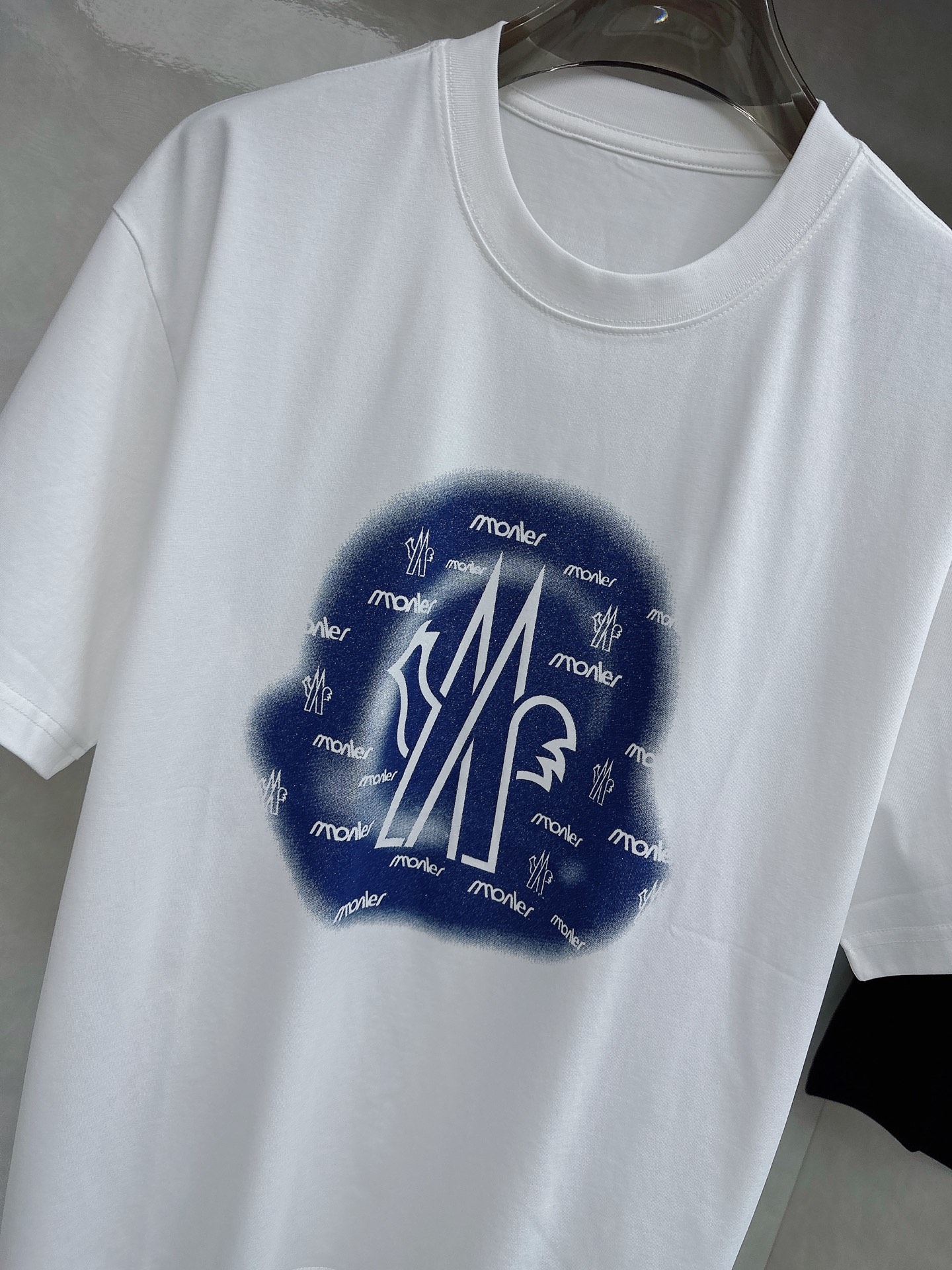 蒙口 🔥🔥Ss春夏最新款数码短袖T恤，定制丝光棉面料，手感柔软，穿着舒适，做工精细.上身效果无敌帅气，码