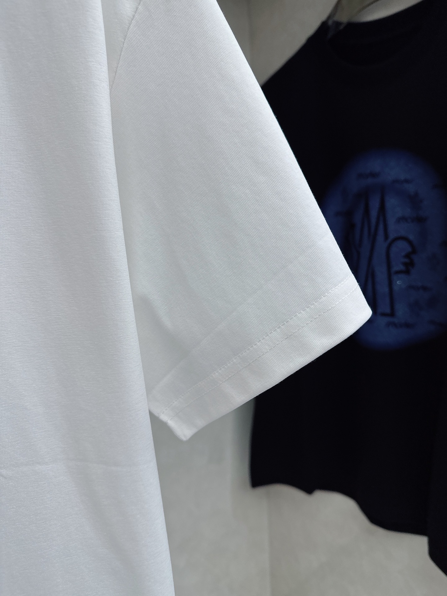 蒙口 🔥🔥Ss春夏最新款数码短袖T恤，定制丝光棉面料，手感柔软，穿着舒适，做工精细.上身效果无敌帅气，码