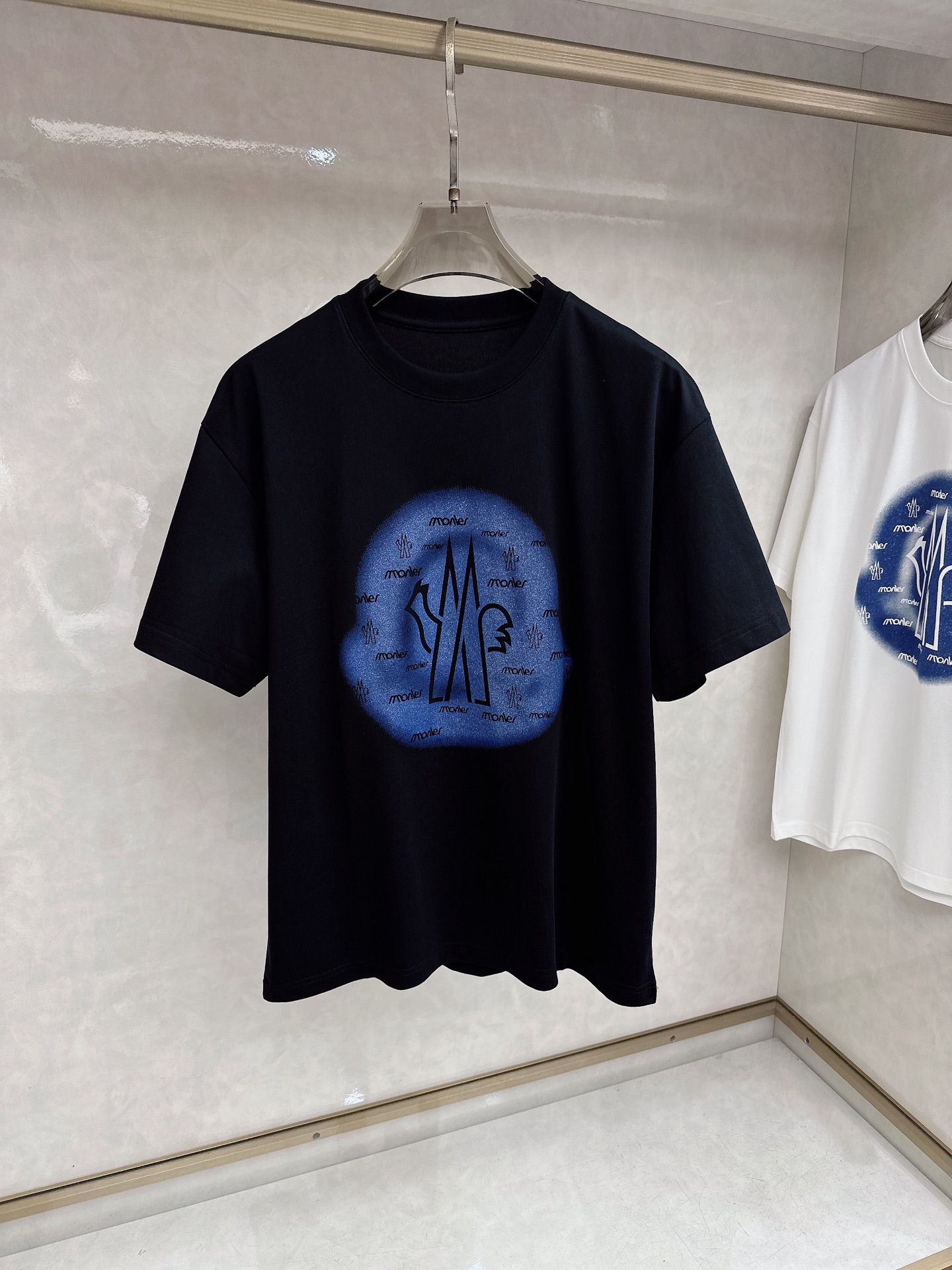 蒙口 🔥🔥Ss春夏最新款数码短袖T恤，定制丝光棉面料，手感柔软，穿着舒适，做工精细.上身效果无敌帅气，码