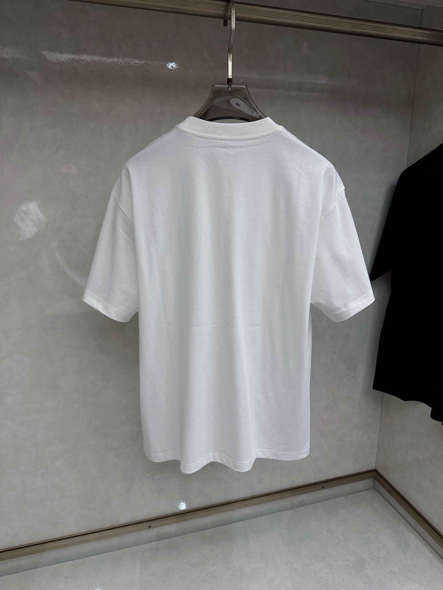 巴宝莉🔥🔥Ss春夏最新款数码短袖T恤，定制丝光棉面料，手感柔软，穿着舒适，做工精细.上身效果无敌帅气，码