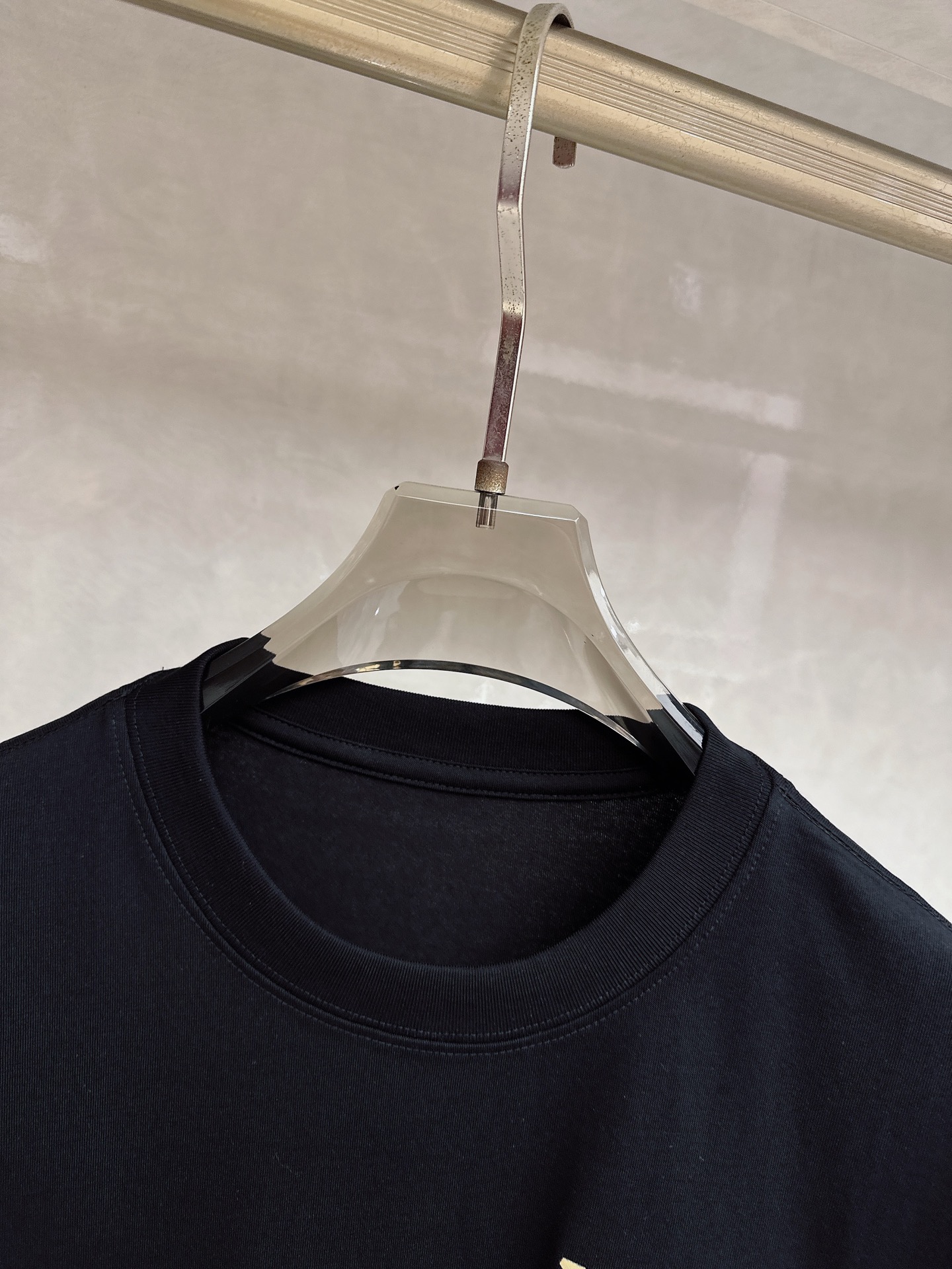 巴宝莉🔥🔥Ss春夏最新款数码短袖T恤，定制丝光棉面料，手感柔软，穿着舒适，做工精细.上身效果无敌帅气，码