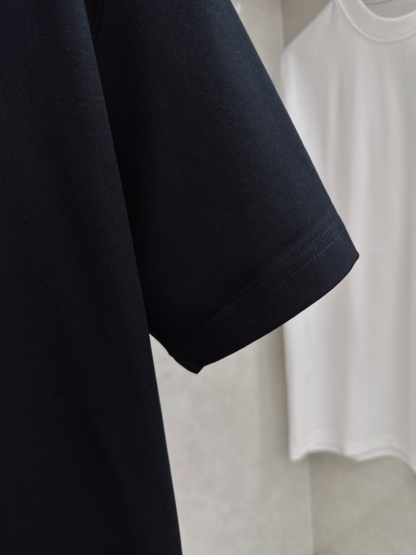 巴宝莉🔥🔥Ss春夏最新款数码短袖T恤，定制丝光棉面料，手感柔软，穿着舒适，做工精细.上身效果无敌帅气，码