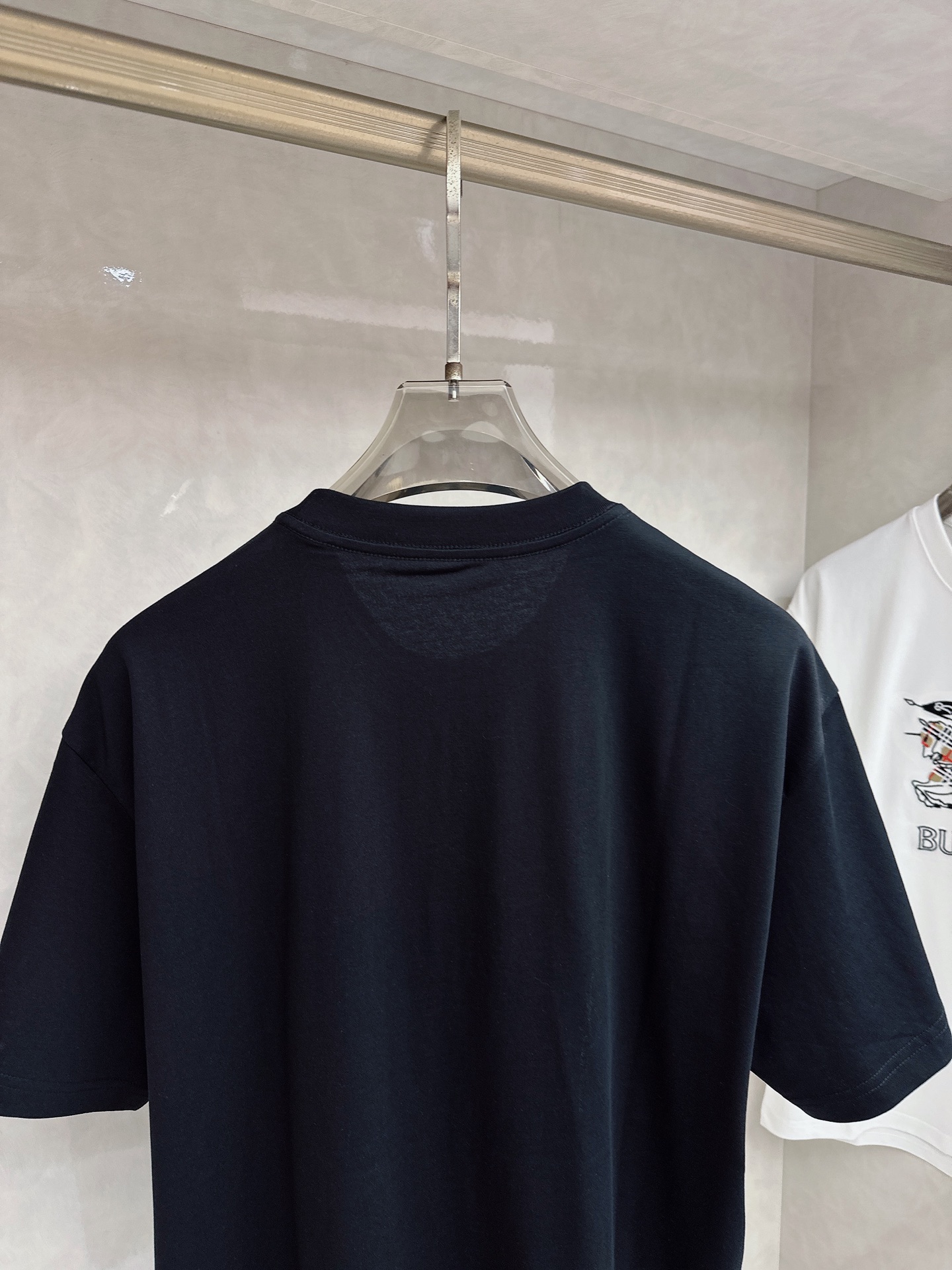 巴宝莉🔥🔥Ss春夏最新款数码短袖T恤，定制丝光棉面料，手感柔软，穿着舒适，做工精细.上身效果无敌帅气，码