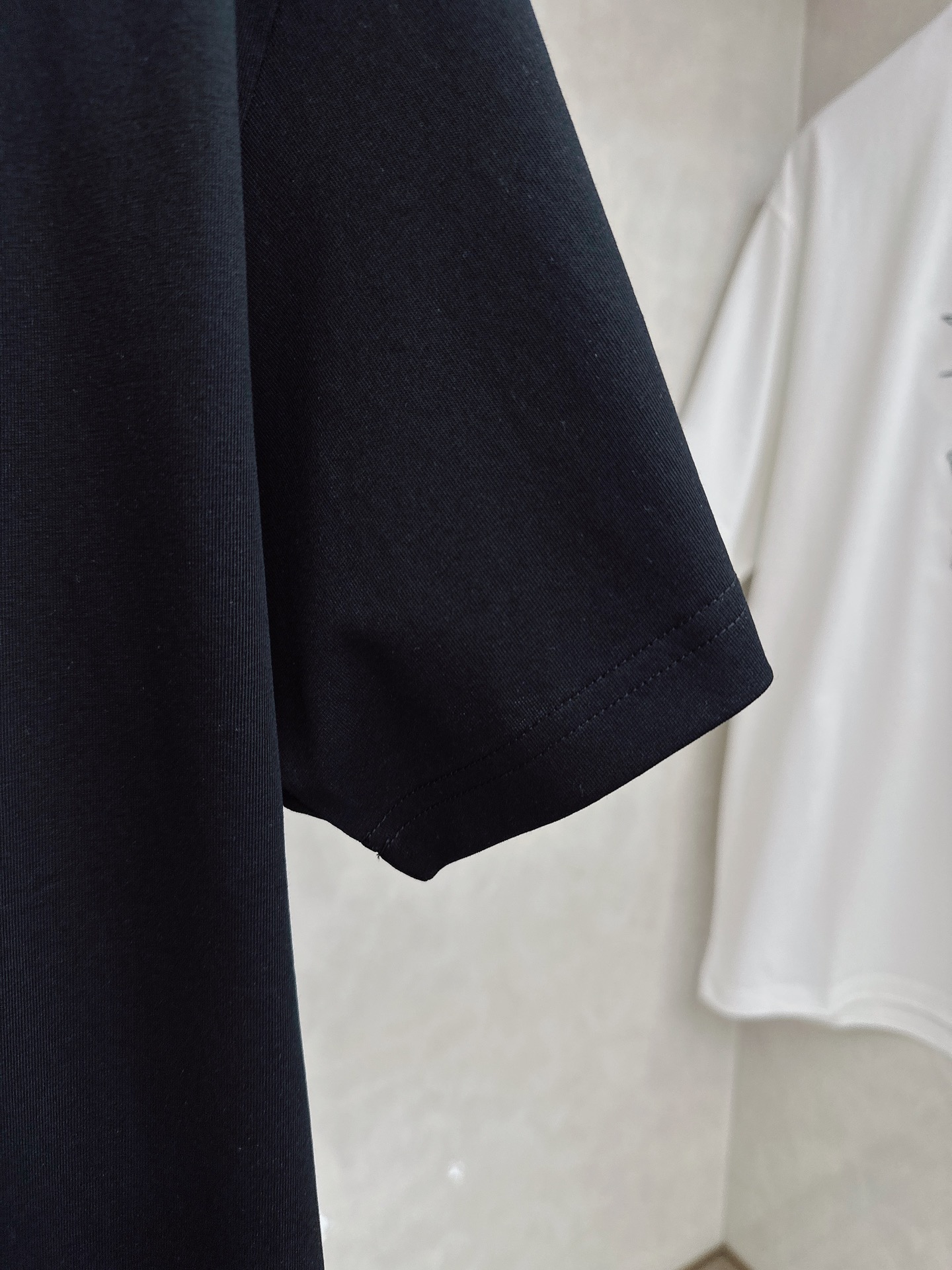 巴宝莉🔥🔥Ss春夏最新款数码短袖T恤，定制丝光棉面料，手感柔软，穿着舒适，做工精细.上身效果无敌帅气，码