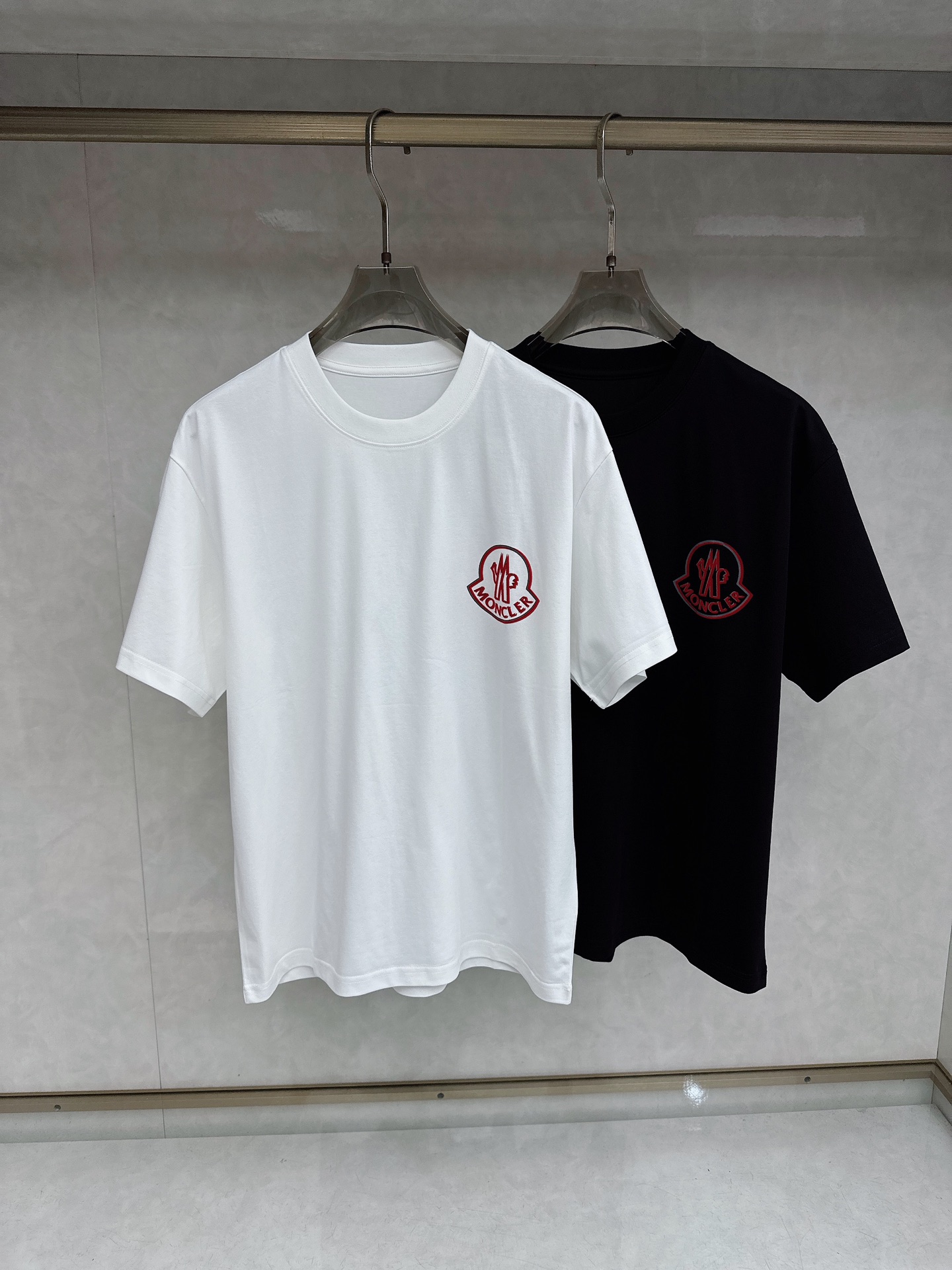 蒙口🔥🔥Ss春夏最新款数码短袖T恤，定制丝光棉面料，手感柔软，穿着舒适，做工精细.上身效果无敌帅气，码数