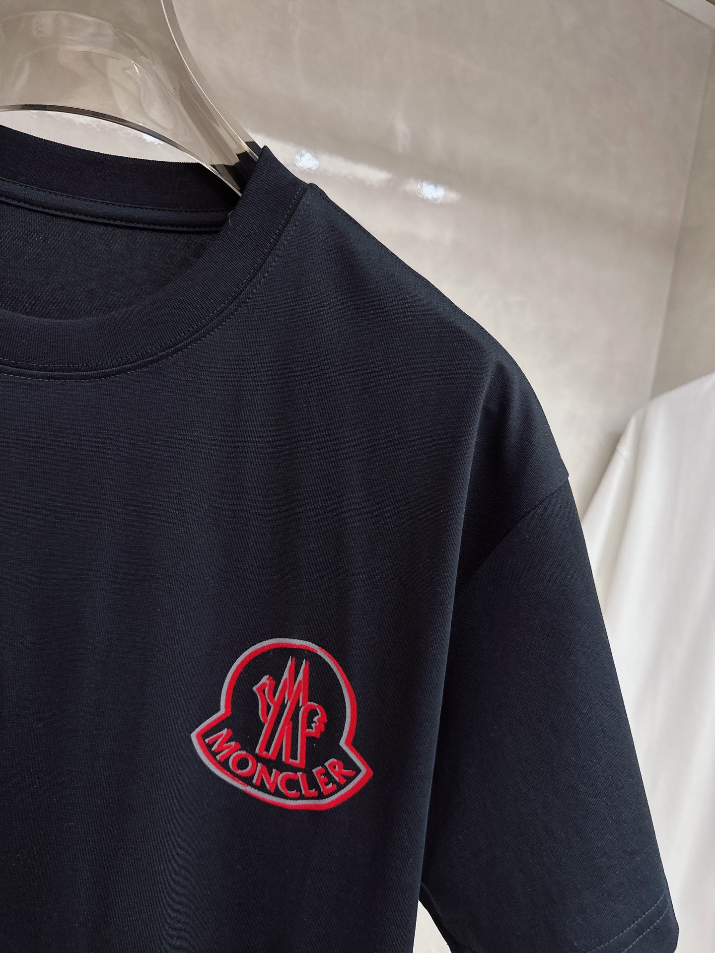 蒙口🔥🔥Ss春夏最新款数码短袖T恤，定制丝光棉面料，手感柔软，穿着舒适，做工精细.上身效果无敌帅气，码数