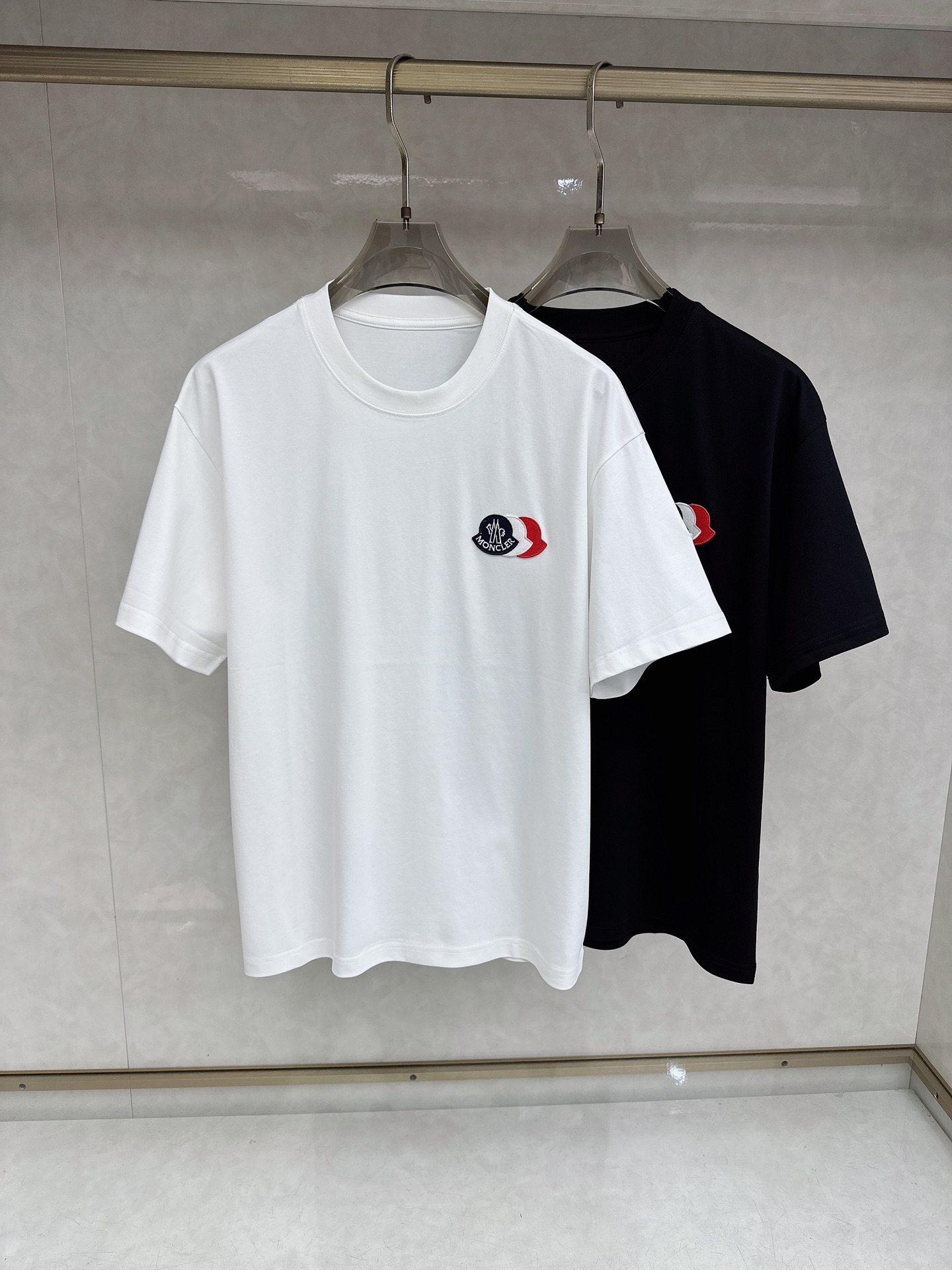 蒙口🔥🔥Ss春夏最新款数码短袖T恤，定制丝光棉面料，手感柔软，穿着舒适，做工精细.上身效果无敌帅气，码数