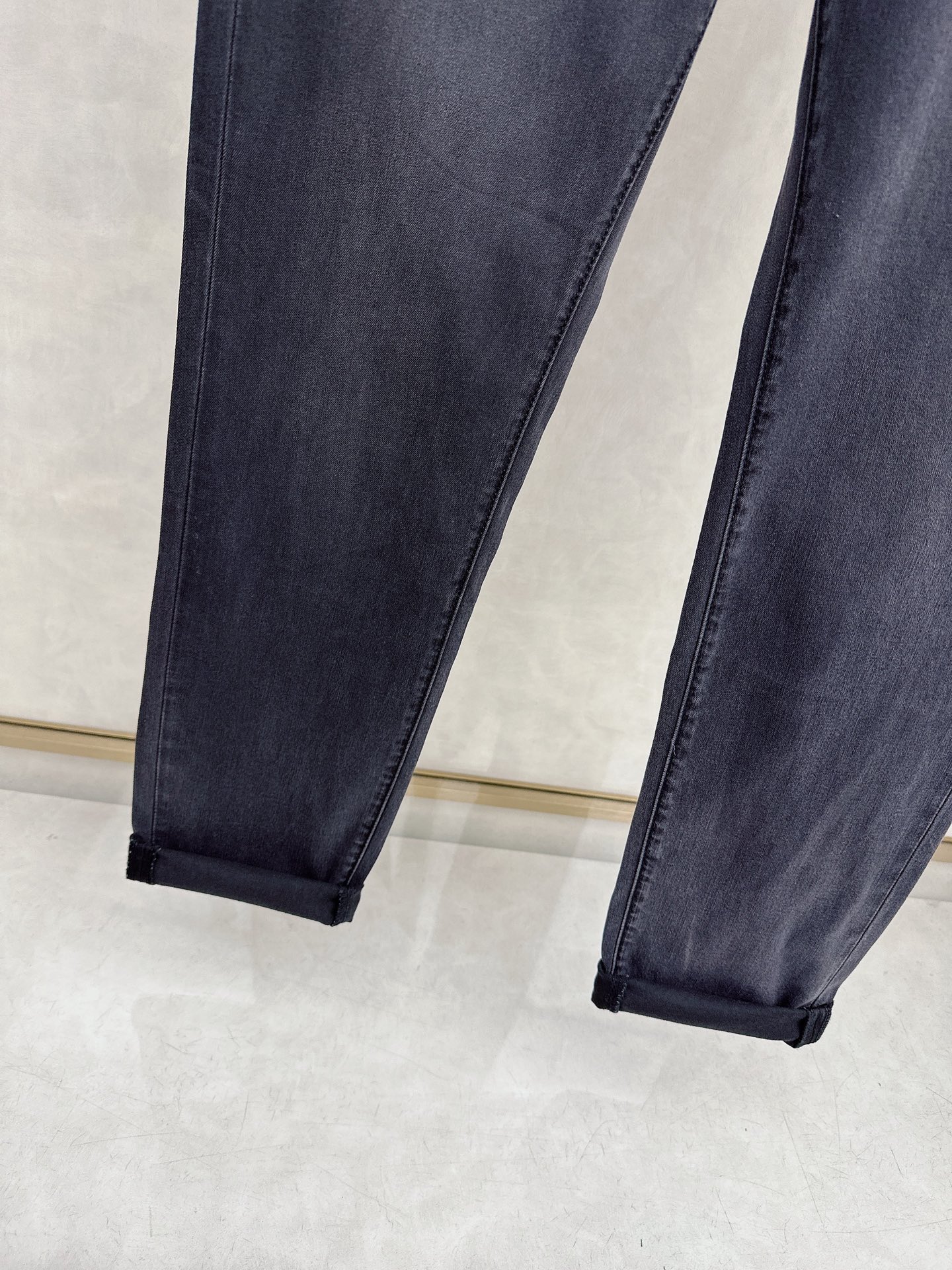 纪梵希 2026春夏🔥🔥新款现货上市，原单爆款牛仔裤👖超级定制款，原版五金，超级重工工艺，版型超赞👍细节