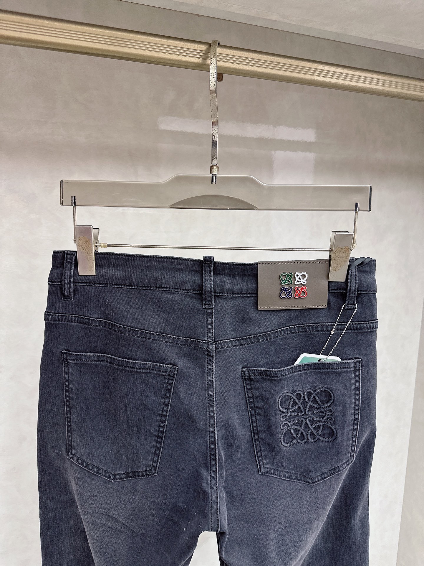 纪梵希 2026春夏🔥🔥新款现货上市，原单爆款牛仔裤👖超级定制款，原版五金，超级重工工艺，版型超赞👍细节