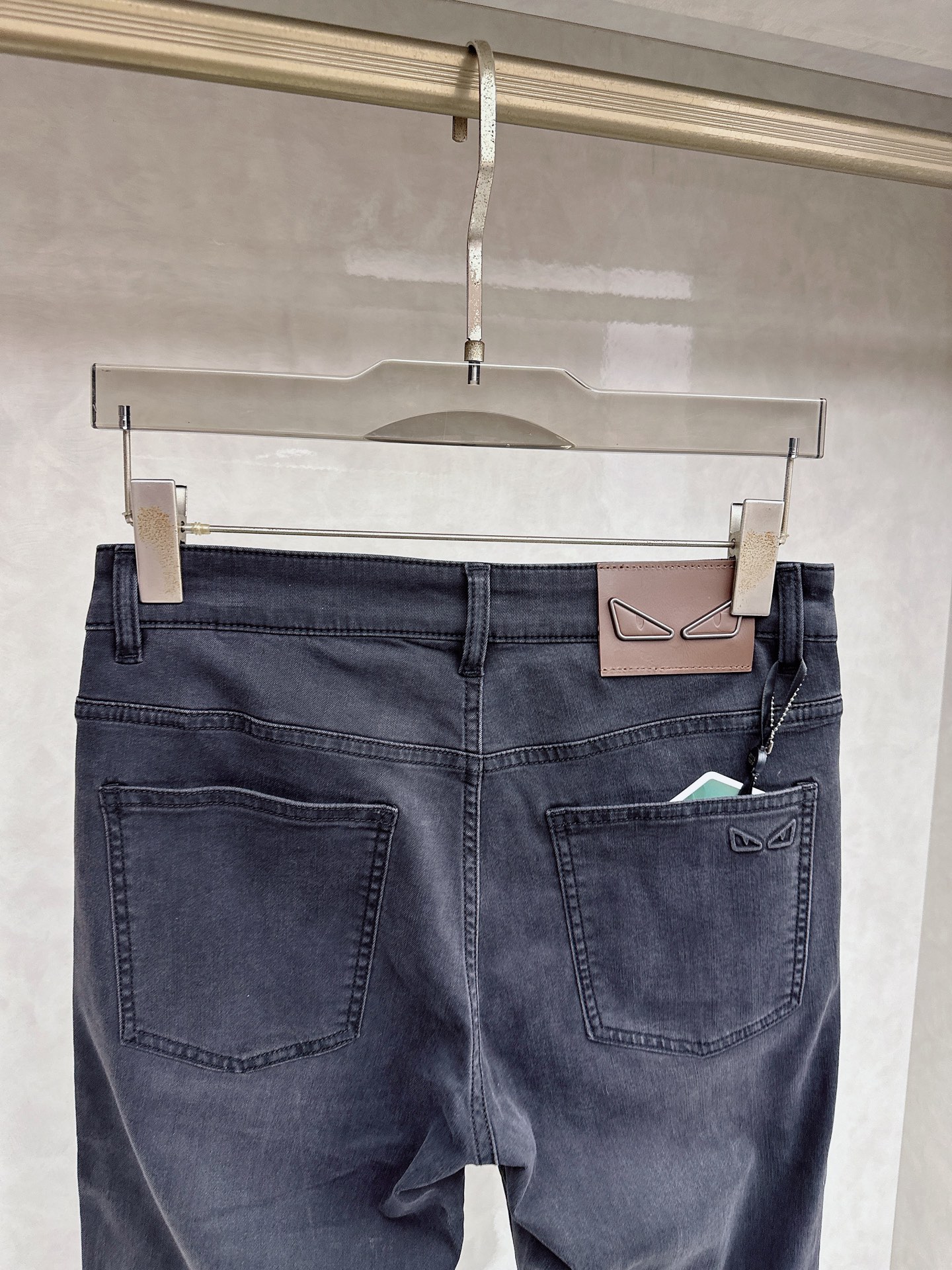 芬迪 2026春夏🔥🔥新款现货上市，原单爆款牛仔裤👖超级定制款，原版五金，超级重工工艺，版型超赞👍细节做