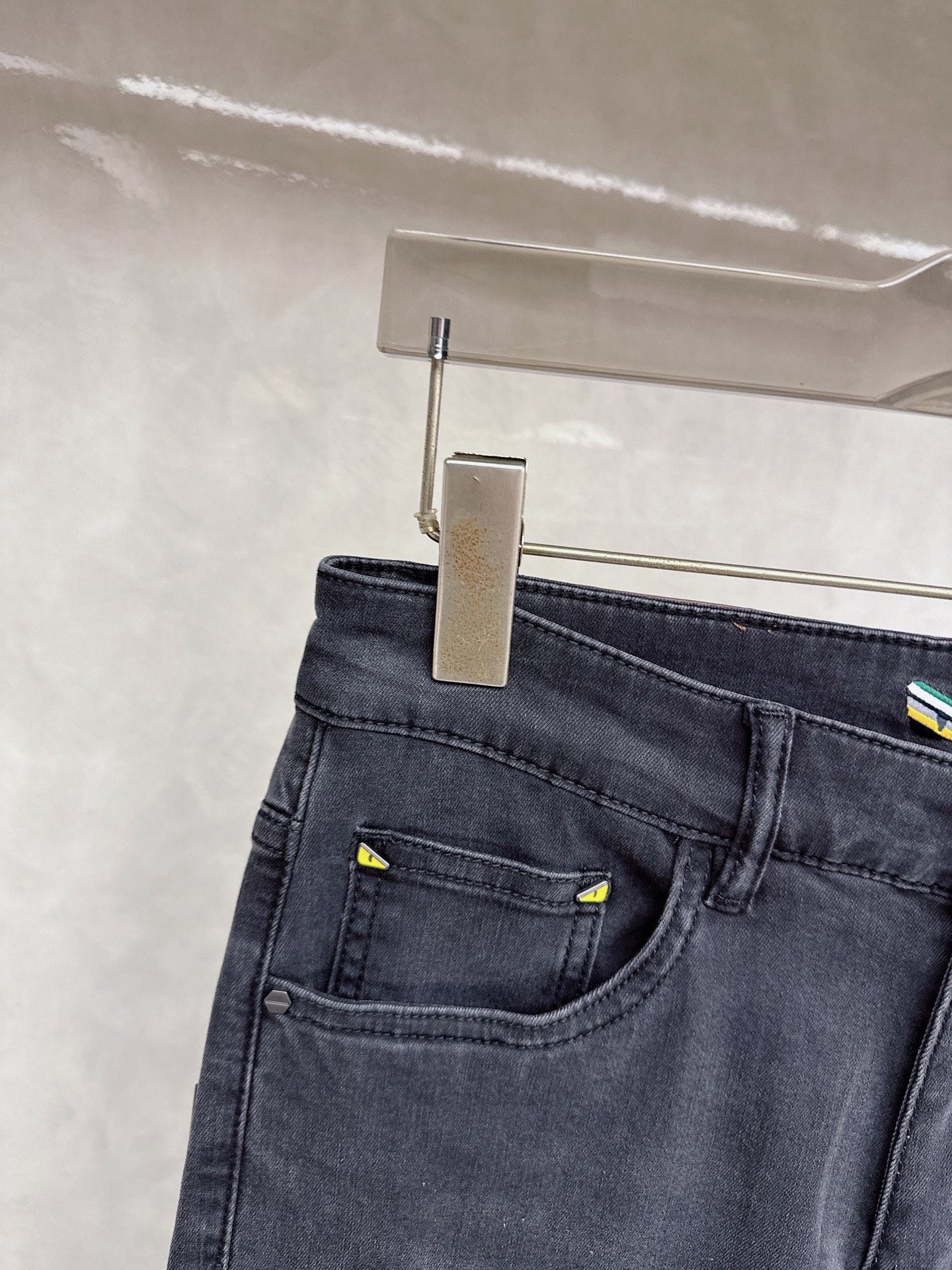 芬迪 2026春夏🔥🔥新款现货上市，原单爆款牛仔裤👖超级定制款，原版五金，超级重工工艺，版型超赞👍细节做