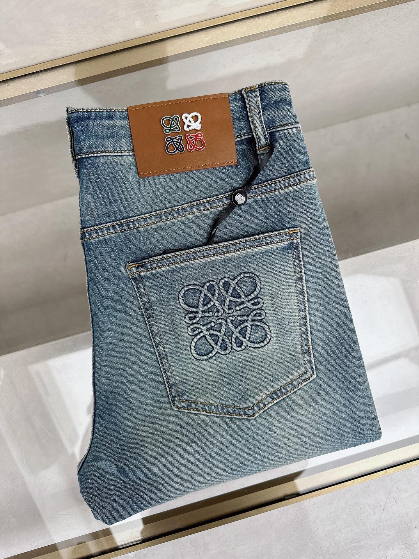 罗意威 2026春夏🔥🔥新款现货上市，原单爆款牛仔裤👖超级定制款，原版五金，超级重工工艺，版型超赞👍细节