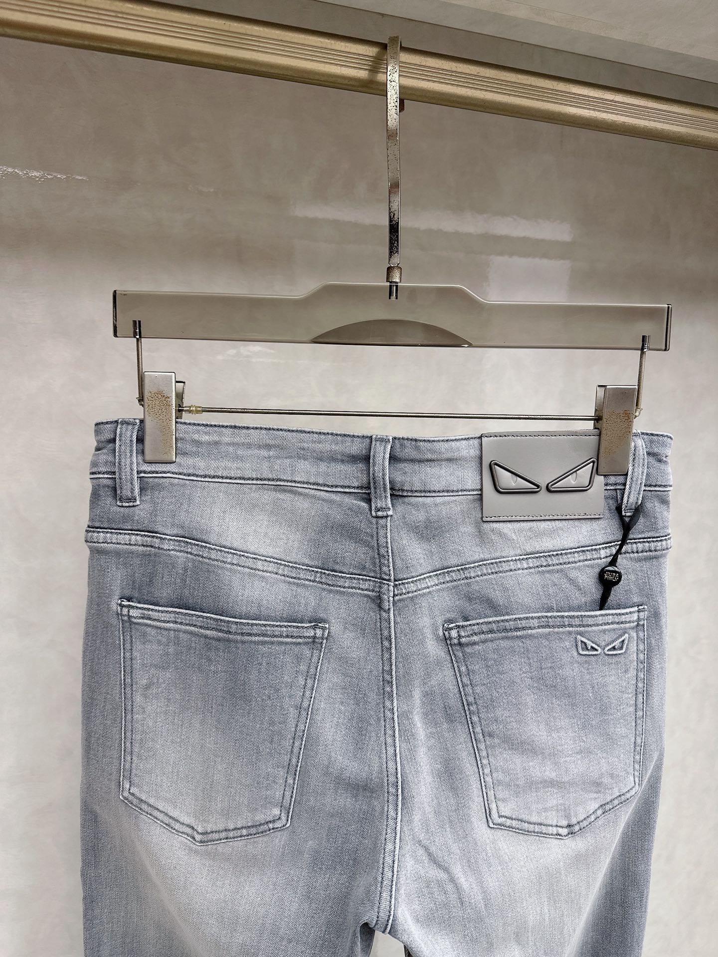 芬迪 2026春夏🔥🔥新款现货上市，原单爆款牛仔裤👖超级定制款，原版五金，超级重工工艺，版型超赞👍细节做