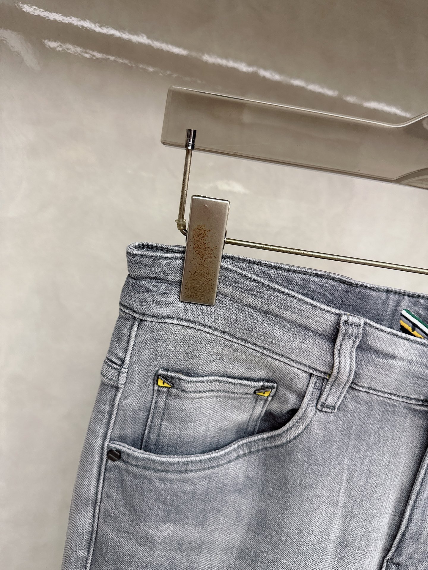 芬迪 2026春夏🔥🔥新款现货上市，原单爆款牛仔裤👖超级定制款，原版五金，超级重工工艺，版型超赞👍细节做