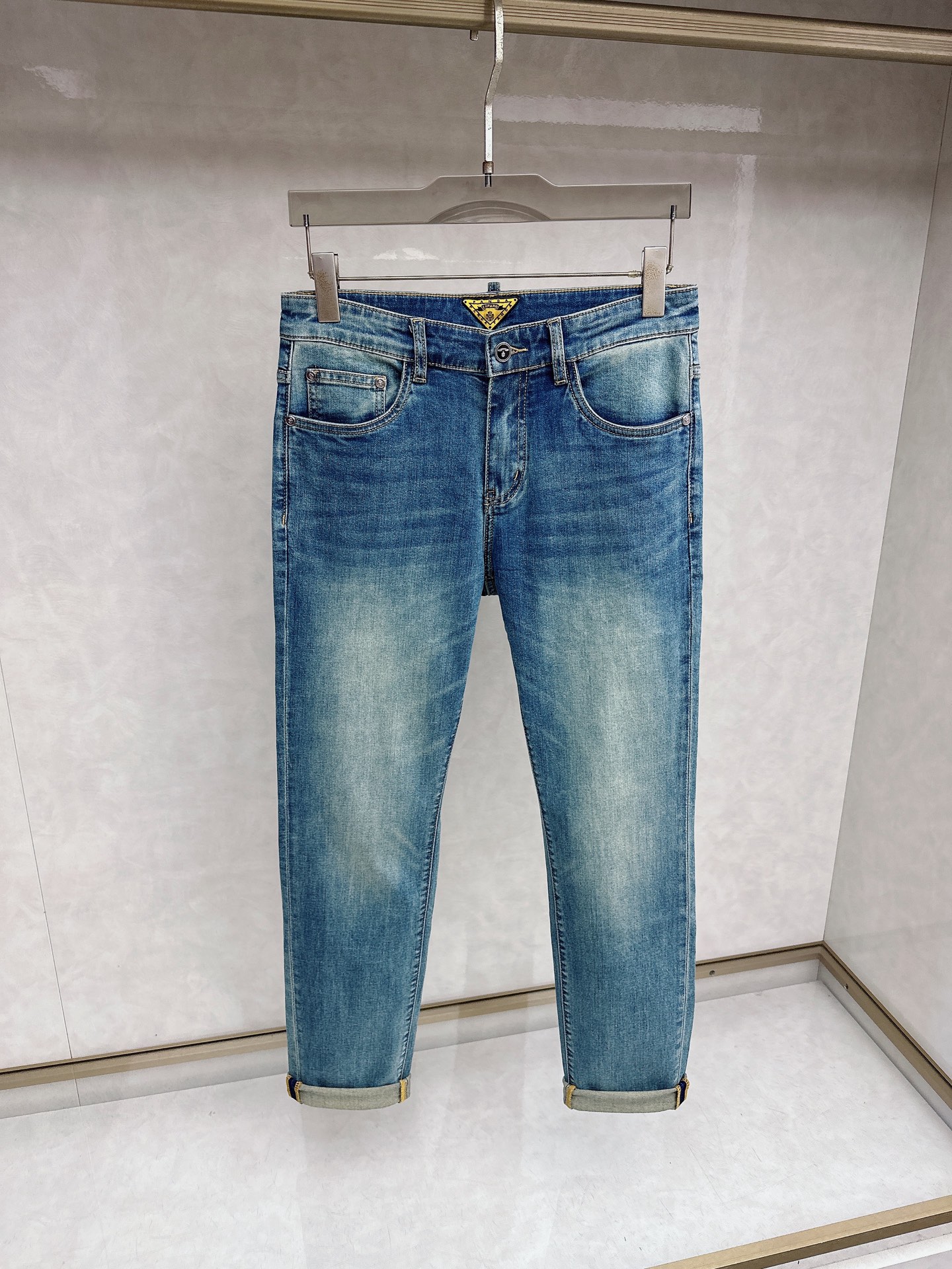 普拉达 2026春夏🔥🔥新款现货上市，原单爆款牛仔裤👖超级定制款，原版五金，超级重工工艺，版型超赞👍细节