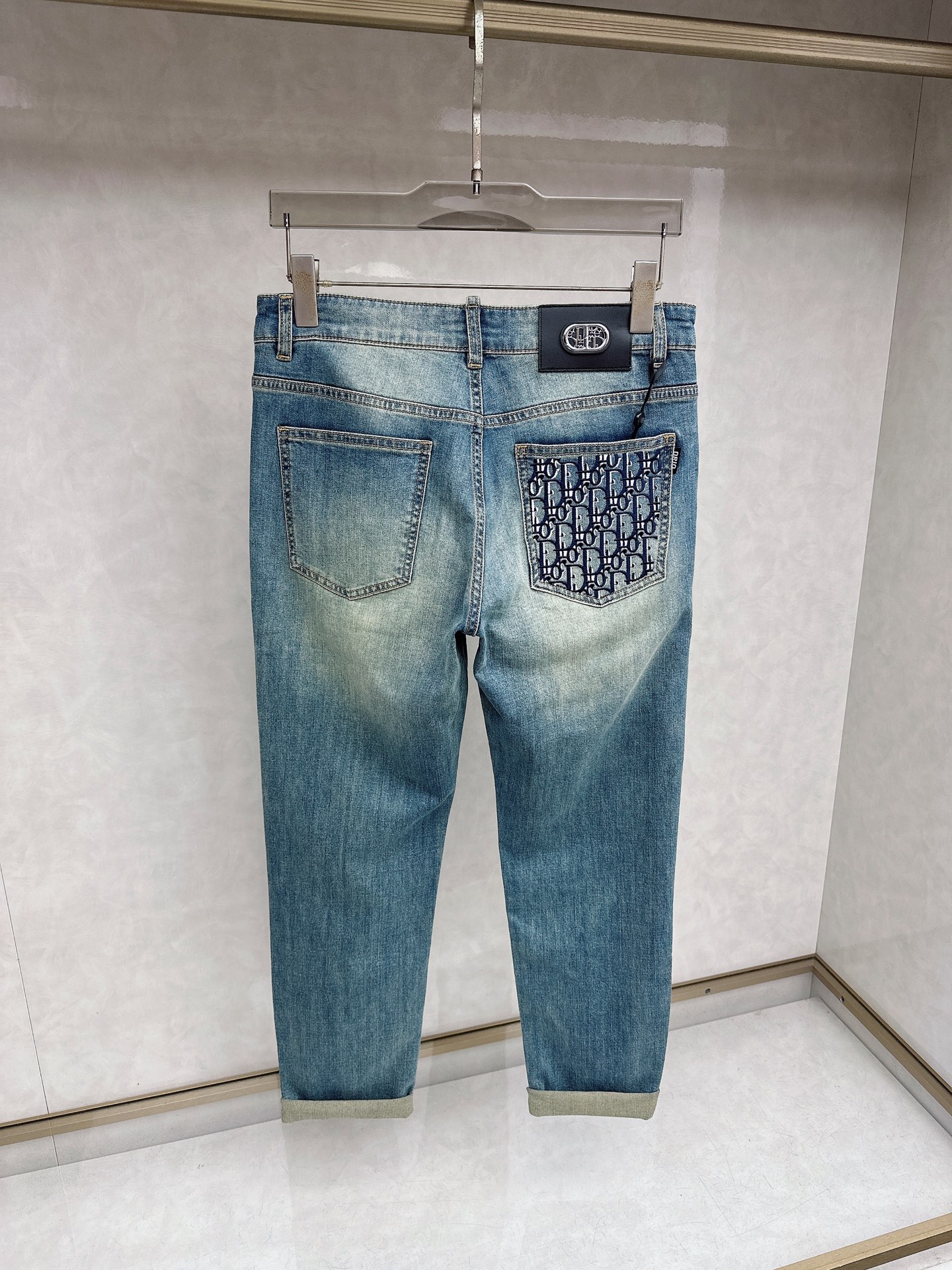 迪奥 2026春夏🔥🔥新款现货上市，原单爆款牛仔裤👖超级定制款，原版五金，超级重工工艺，版型超赞👍细节做