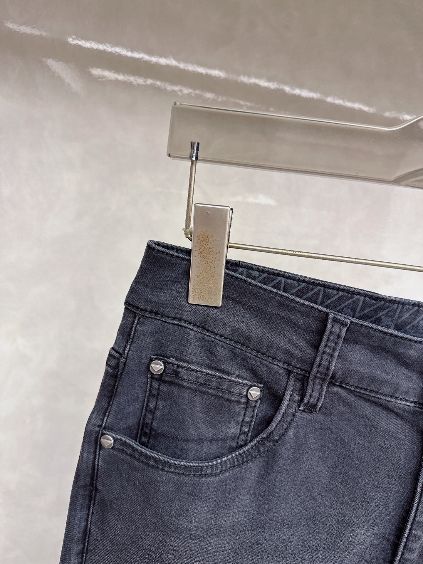 普拉达 2026春夏🔥🔥新款现货上市，原单爆款牛仔裤👖超级定制款，原版五金，超级重工工艺，版型超赞👍细节