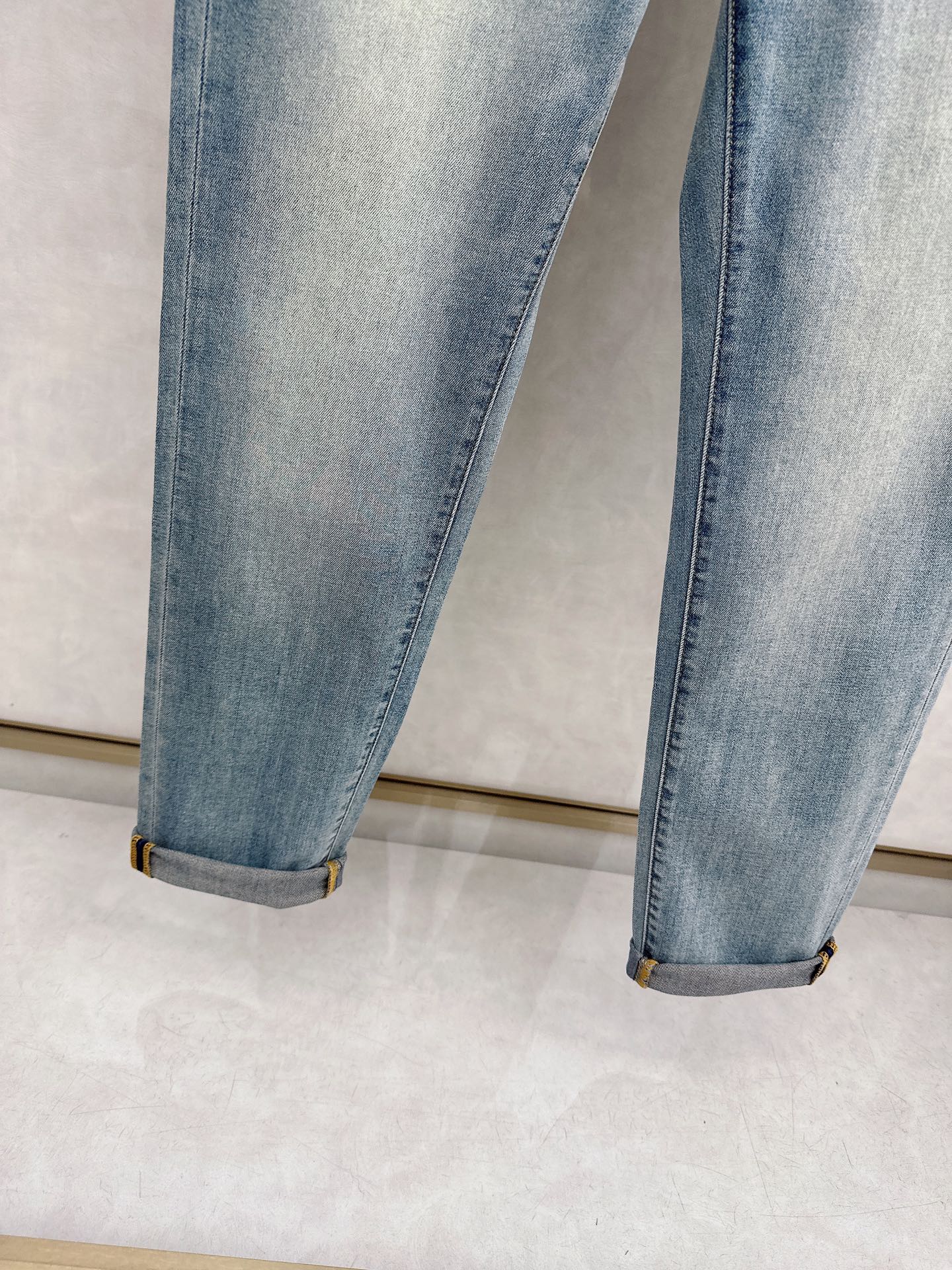 迪奥 2026春夏🔥🔥新款现货上市，原单爆款牛仔裤👖超级定制款，原版五金，超级重工工艺，版型超赞👍细节做