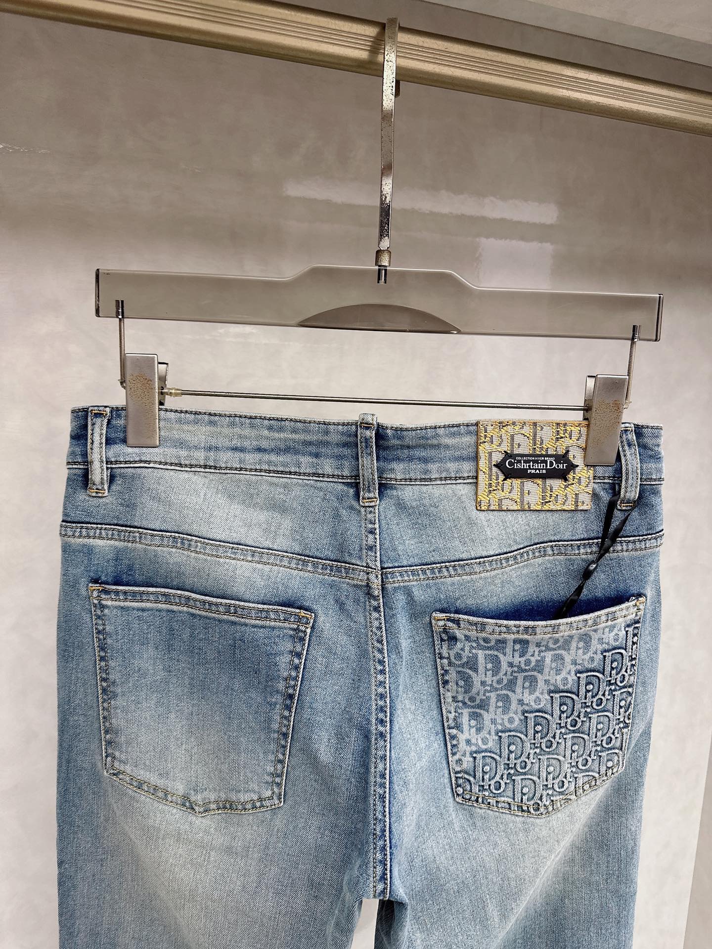 迪奥 2026春夏🔥🔥新款现货上市，原单爆款牛仔裤👖超级定制款，原版五金，超级重工工艺，版型超赞👍细节做