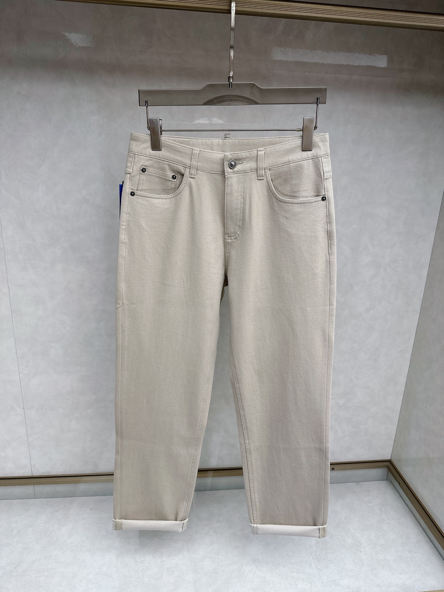 😊 2026春夏🔥🔥新款现货上市，原单爆款牛仔裤👖超级定制款，原版五金，超级重工工艺，版型超赞👍细节做工