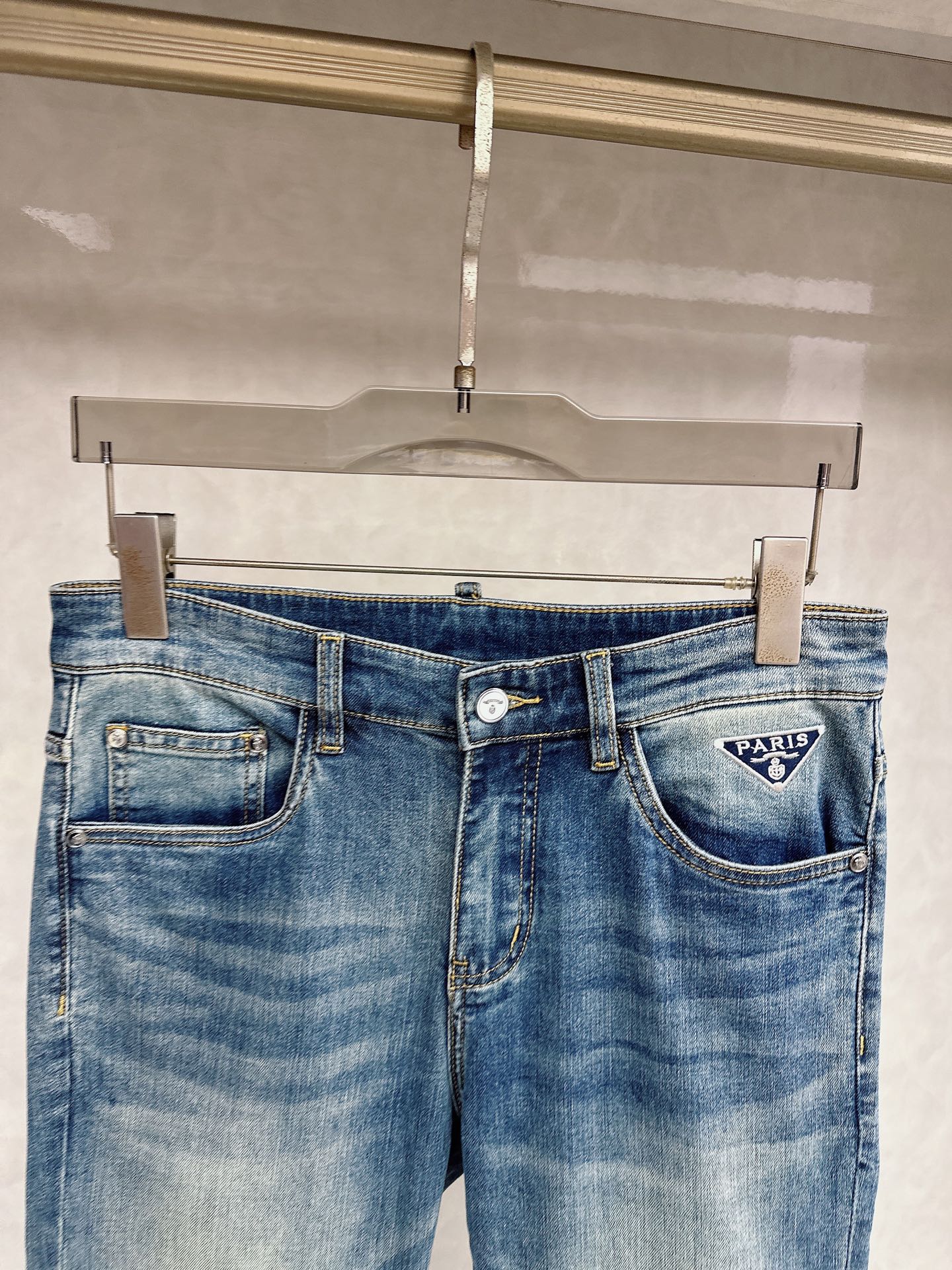 普拉达 2026春夏🔥🔥新款现货上市，原单爆款牛仔裤👖超级定制款，原版五金，超级重工工艺，版型超赞👍细节