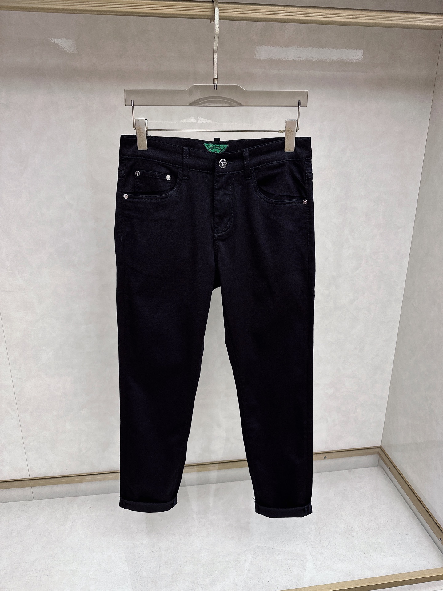 普拉达 2026春夏🔥🔥新款现货上市，原单爆款牛仔裤👖超级定制款，原版五金，超级重工工艺，版型超赞👍细节