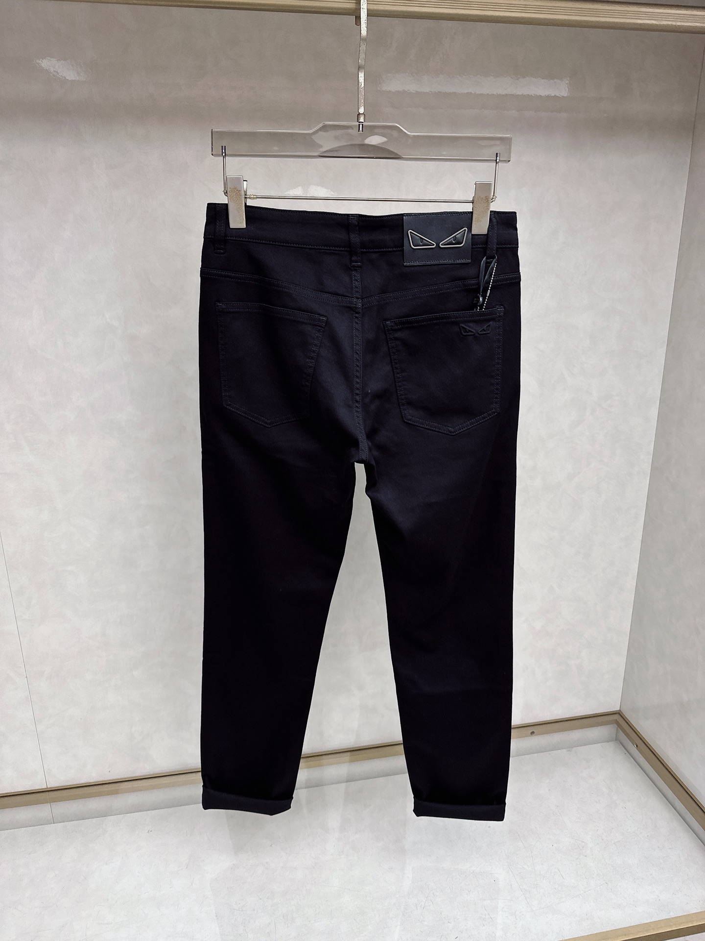 芬迪 2026春夏🔥🔥新款现货上市，原单爆款牛仔裤👖超级定制款，原版五金，超级重工工艺，版型超赞👍细节做