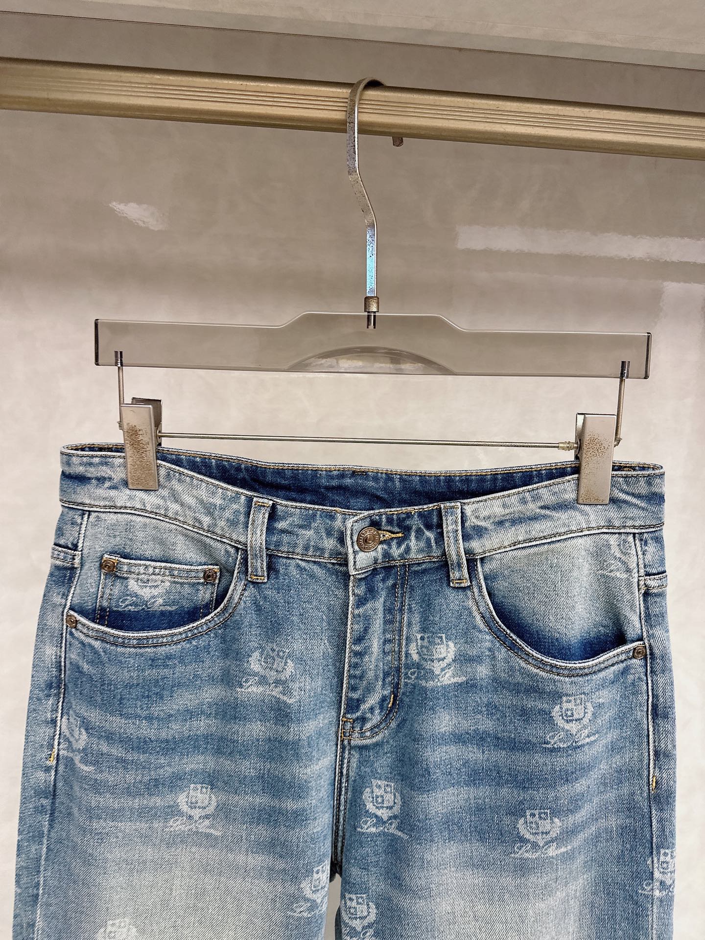 Loro piana 春夏🔥🔥新款现货上市，原单爆款牛仔裤👖超级定制款，原版五金，超级重工工艺，版型超赞
