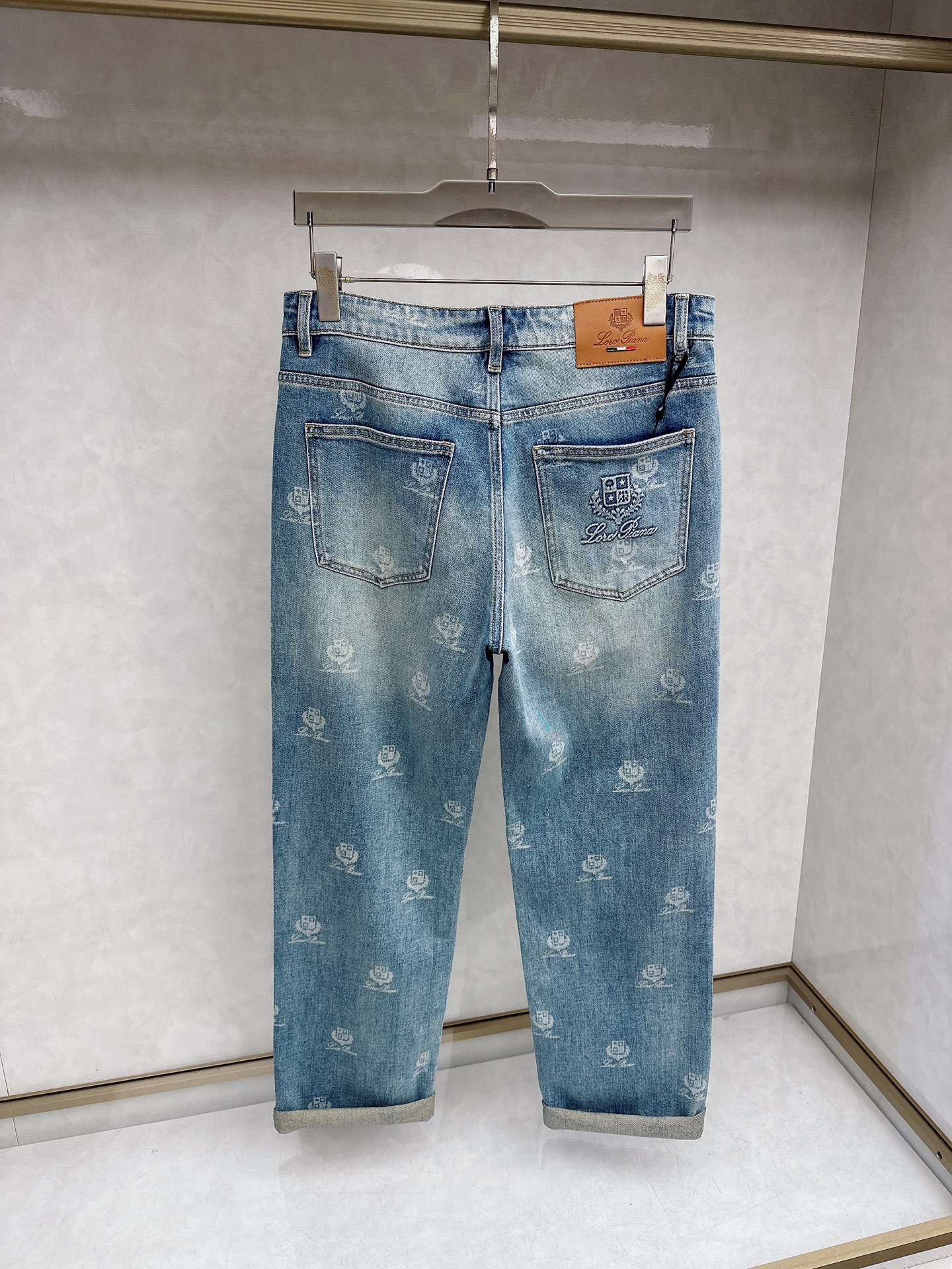 Loro piana 春夏🔥🔥新款现货上市，原单爆款牛仔裤👖超级定制款，原版五金，超级重工工艺，版型超赞