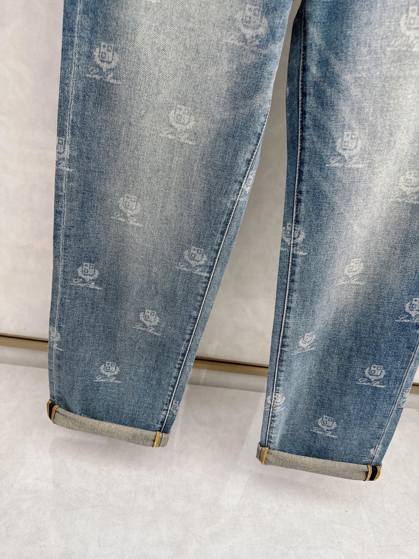 Loro piana 春夏🔥🔥新款现货上市，原单爆款牛仔裤👖超级定制款，原版五金，超级重工工艺，版型超赞