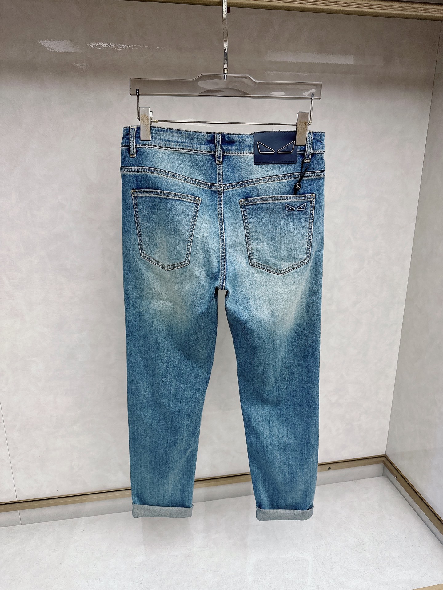 芬迪 2026春夏🔥🔥新款现货上市，原单爆款牛仔裤👖超级定制款，原版五金，超级重工工艺，版型超赞👍细节做