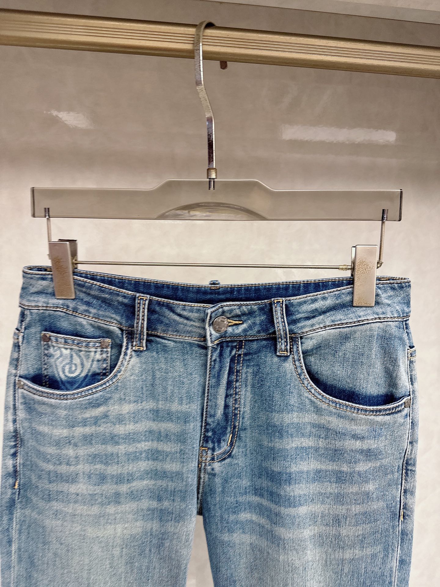 巴宝莉 2026春夏🔥🔥新款现货上市，原单爆款牛仔裤👖超级定制款，原版五金，超级重工工艺，版型超赞👍细节